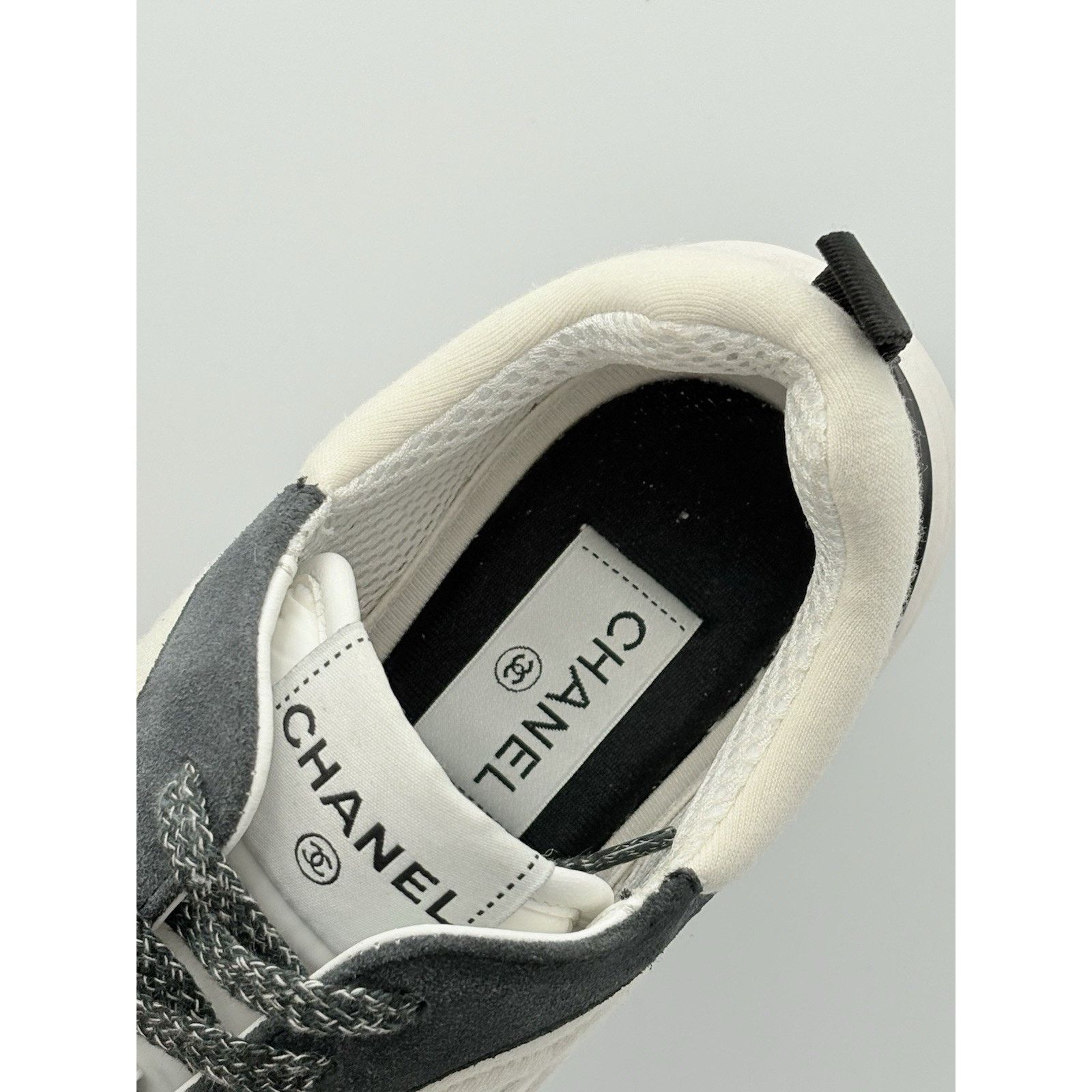 Chanel Chanel Interlocking CC Logo Suede Sneaker ' Green '| WORN 1x Size US 8 / EU 41 - 12 Thumbnail