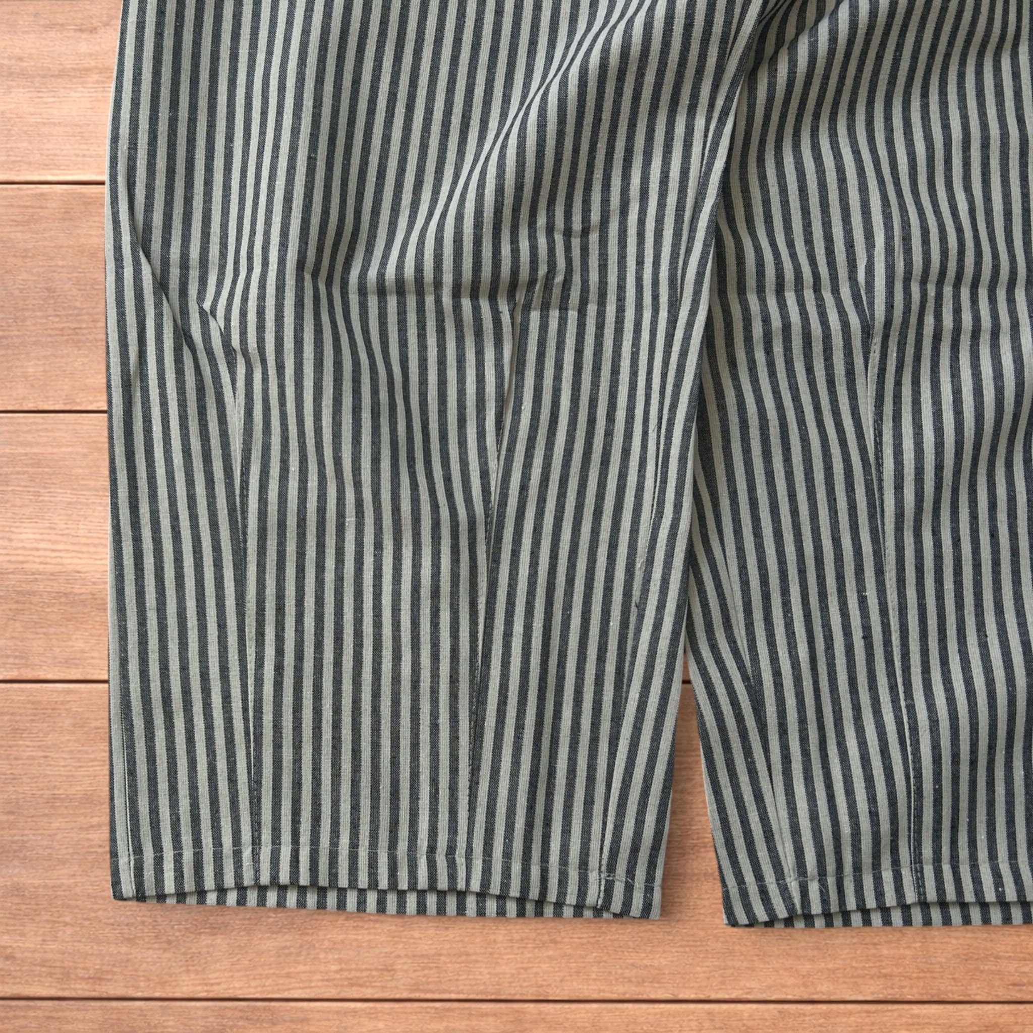 Japanese Brand Baggy wide leg striped linen style trousers in beige/black. Size US 34 / EU 50 - 4 Thumbnail