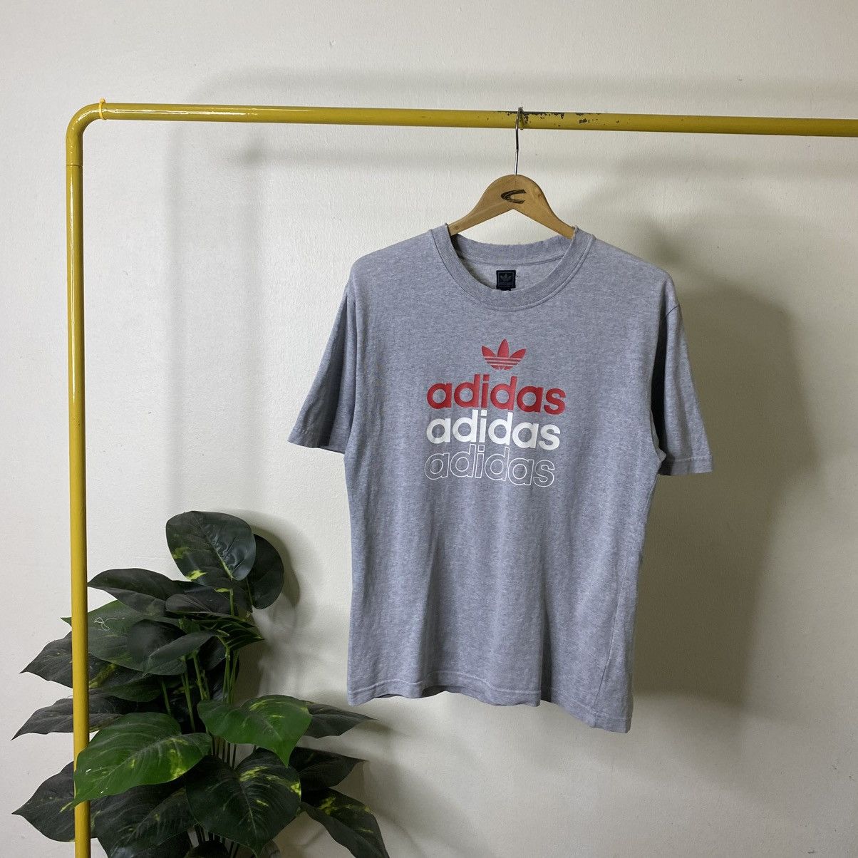 Adidas Vintage 2000s Adidas Trefoil T Shirt Size US M / EU 48-50 / 2 - 1 Thumbnail