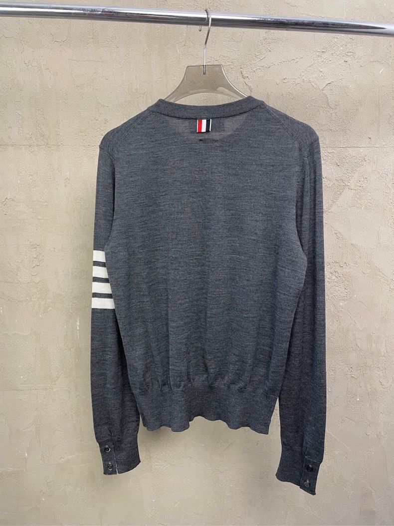 Thom Browne Thom browne Gray four-striped round-neck wool sweater 2504- Size US XXS / EU 40 - 2 Thumbnail
