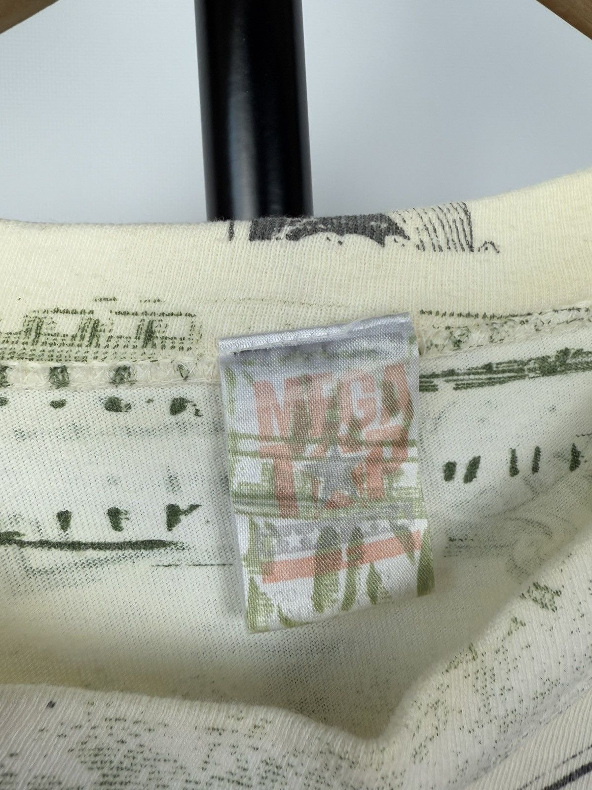 Rap Tees × Vintage Vintage 90s 100 Dollar Bill Benjamin Money Overprint Tshirt Size US L / EU 52-54 / 3 - 3 Thumbnail