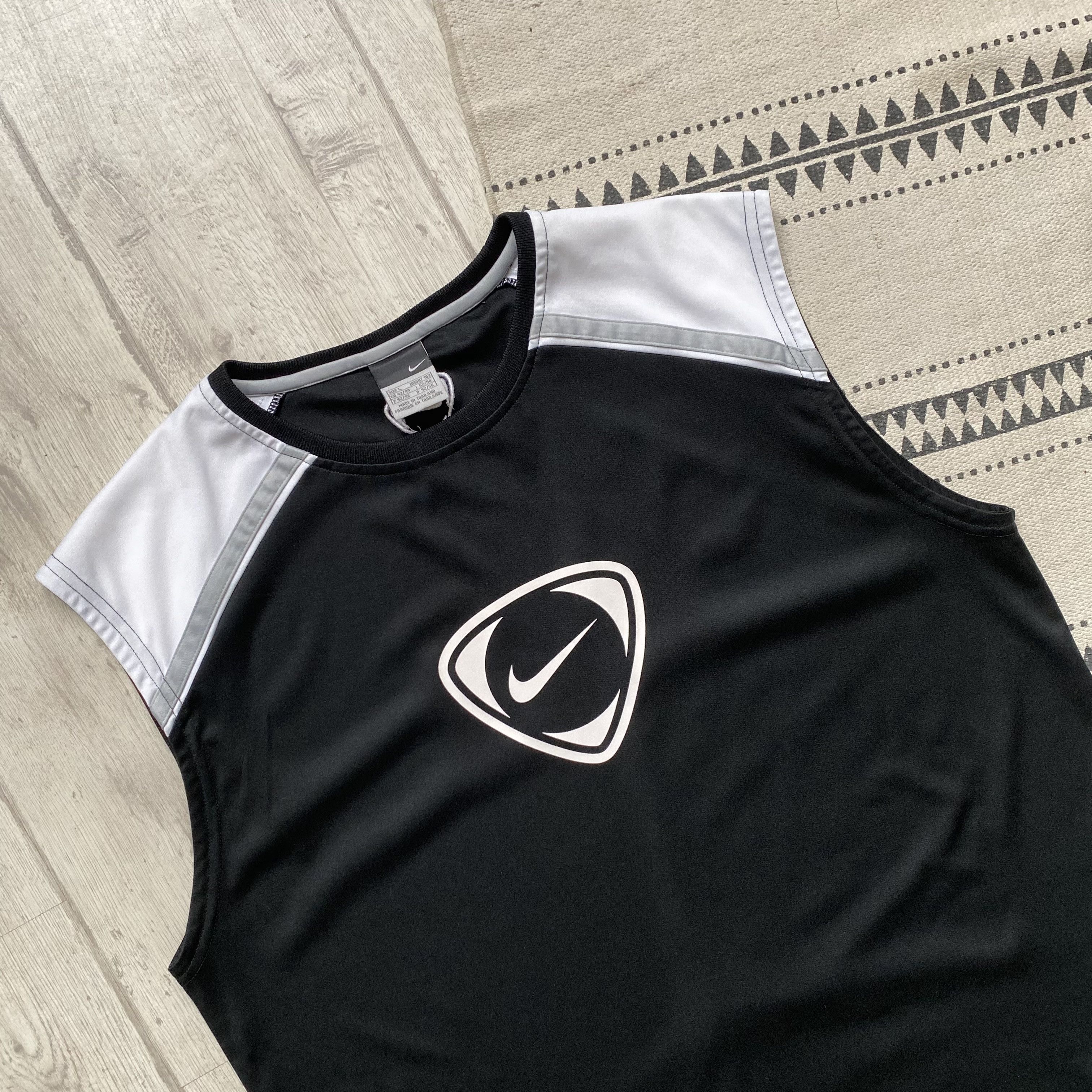 Nike Vintage Nike Center logo tee sleeveless Y2k Drill Size US L / EU 52-54 / 3 - 3 Thumbnail