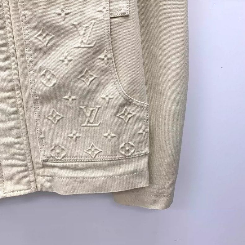 Louis Vuitton Louis Vuitton Off-white logo full-print embossed denim jac Size US L / EU 52-54 / 3 - 4 Thumbnail