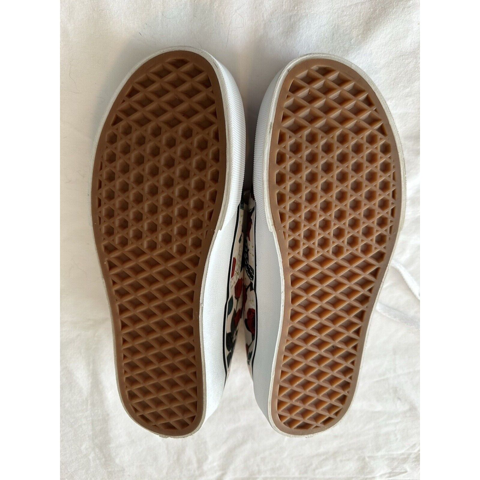 Vans VANS Authentic shoes women Sz 5.5/ Mens 4 Roses Flower Skate Size US 5.5 / IT 35.5 - 12 Thumbnail