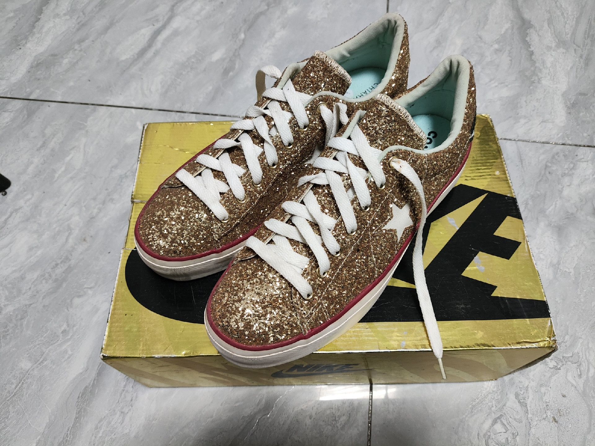 Converse Converse White Lowtop Sneakers 8.5 Men Size US 8.5 / EU 41-42 - 1 Thumbnail