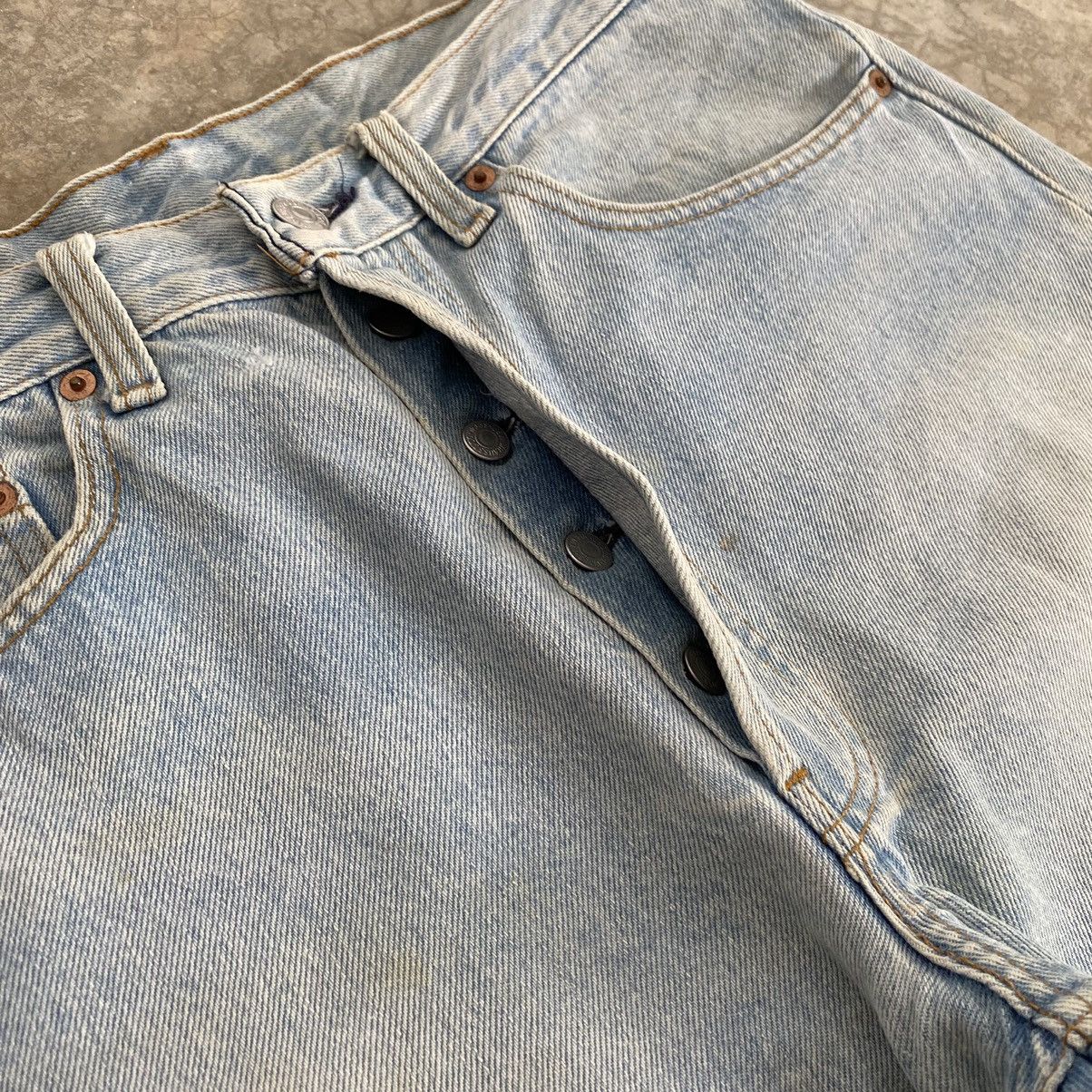 Levi's Vintage 1990 Levis 501 Light Blue Mud Jeans Size US 31 - 11 Thumbnail