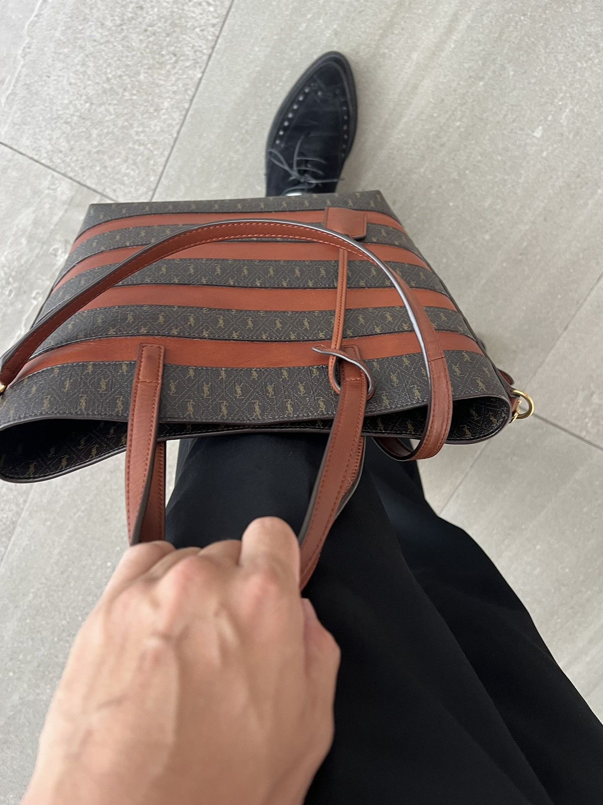 Saint Laurent Paris SS22 Le Monogramme Coated Canvas Shopping Bag Size ONE SIZE - 9 Thumbnail