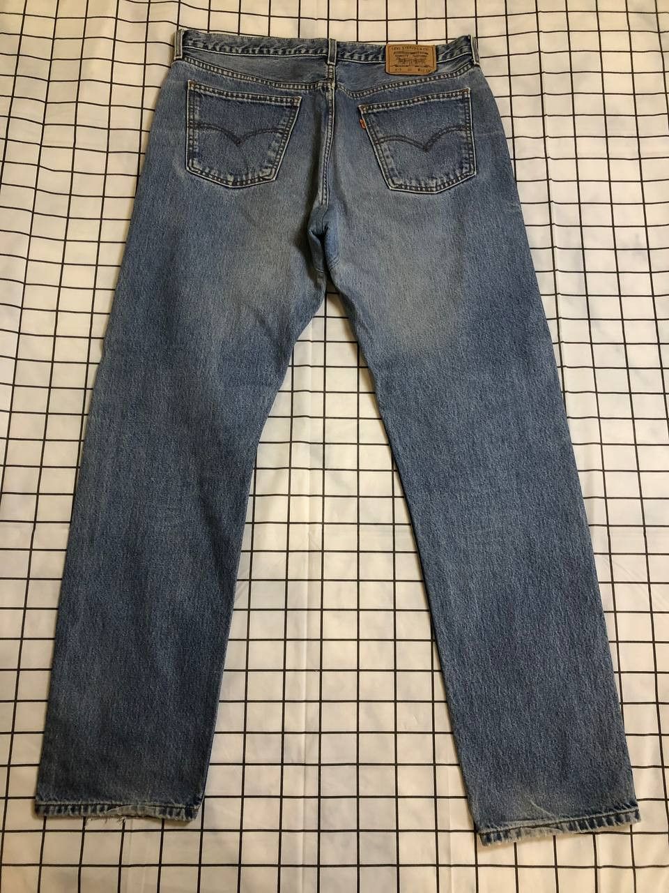 Levi's Vintage 615 Levi's Relaxed Jeans Light Wash Denim Pocket Size US 40 / EU 56 - 18 Thumbnail