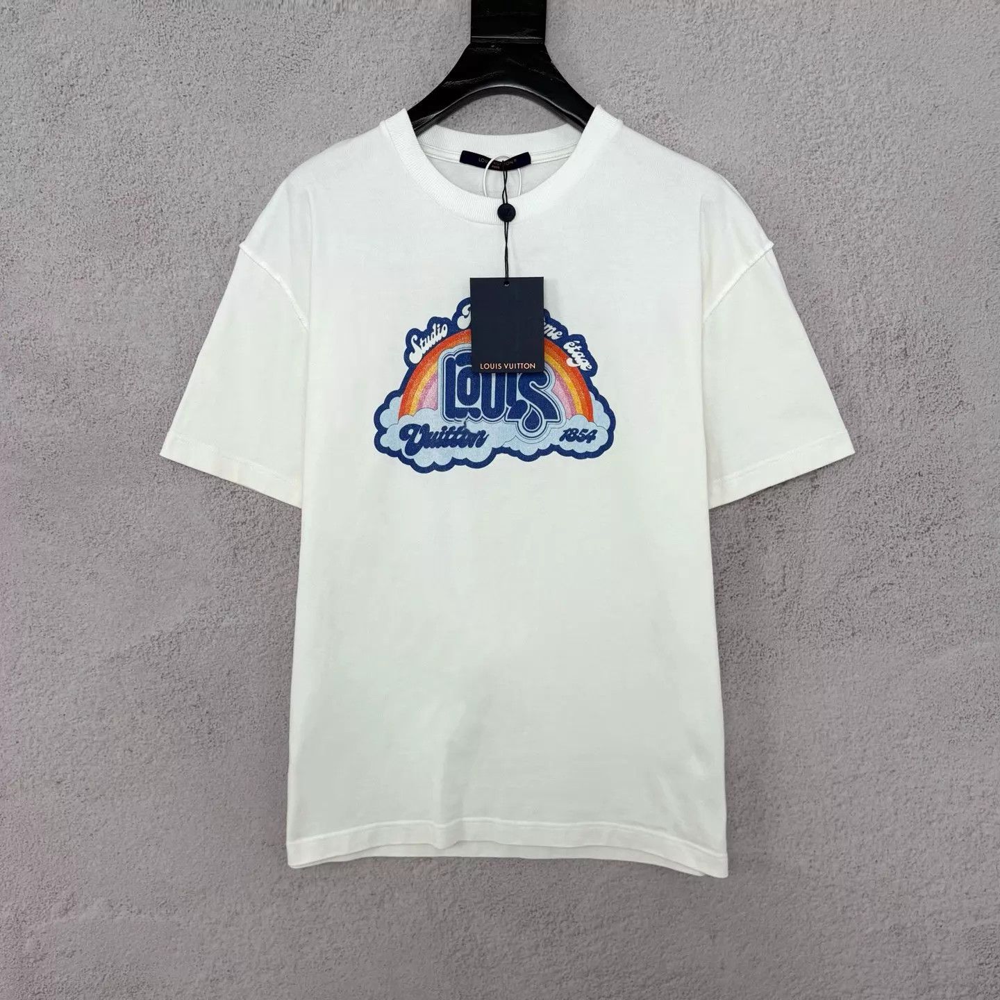 Louis Vuitton LV Clouds Rainbow Print SS Tee M New Size US M / EU 48-50 / 2 - 1 Thumbnail