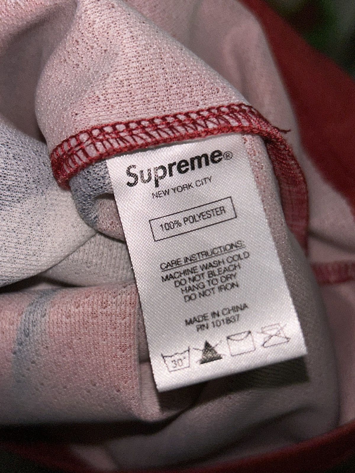 Supreme NEW Supreme Dragon Hockey Jersey FW20 size Medium NEW Size US M / EU 48-50 / 2 - 6 Thumbnail