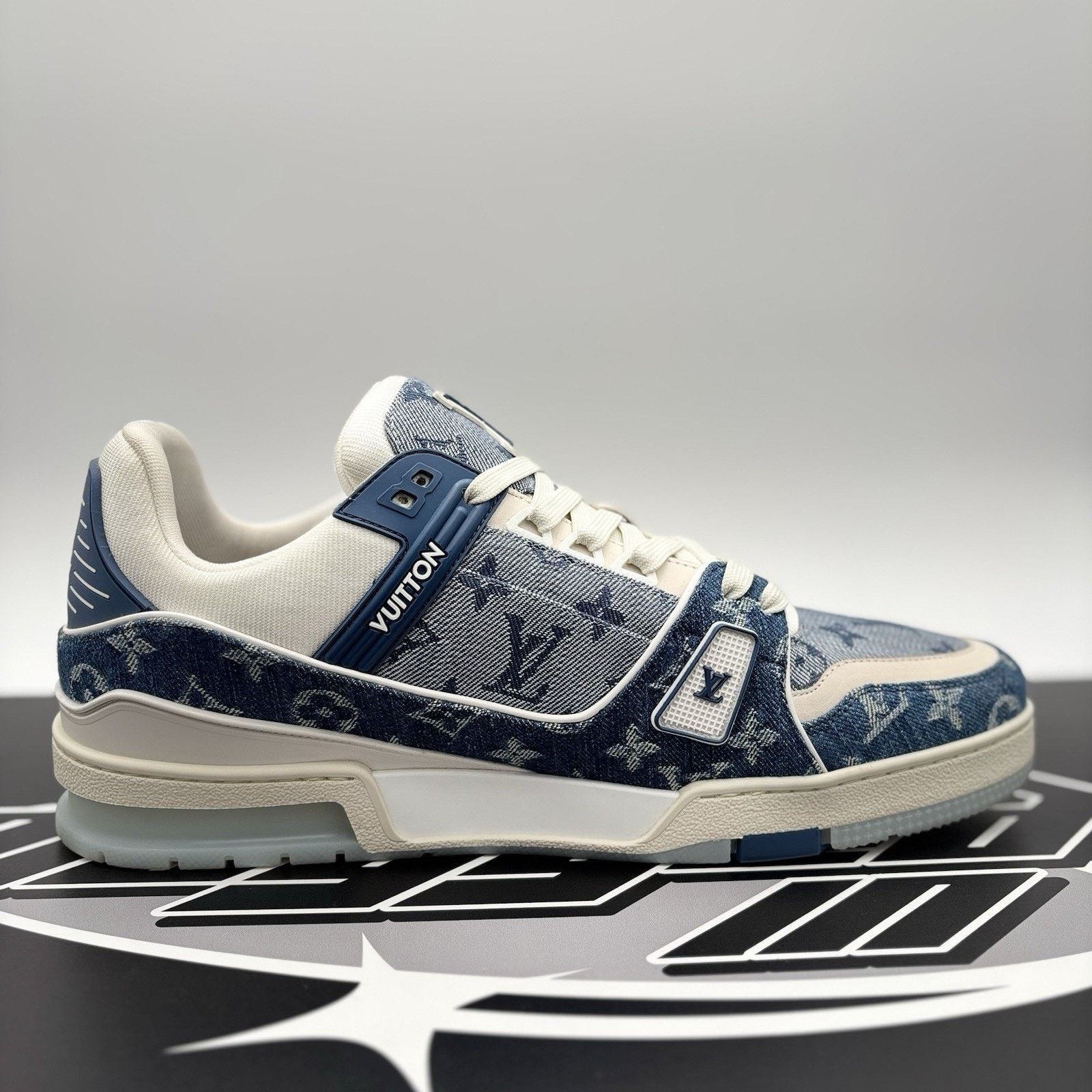 Louis Vuitton 12-12.5 US Louis Vuitton Trainer Denim ' Navy ' | EXCELLENT! Size US 12 / EU 45 - 13 Thumbnail
