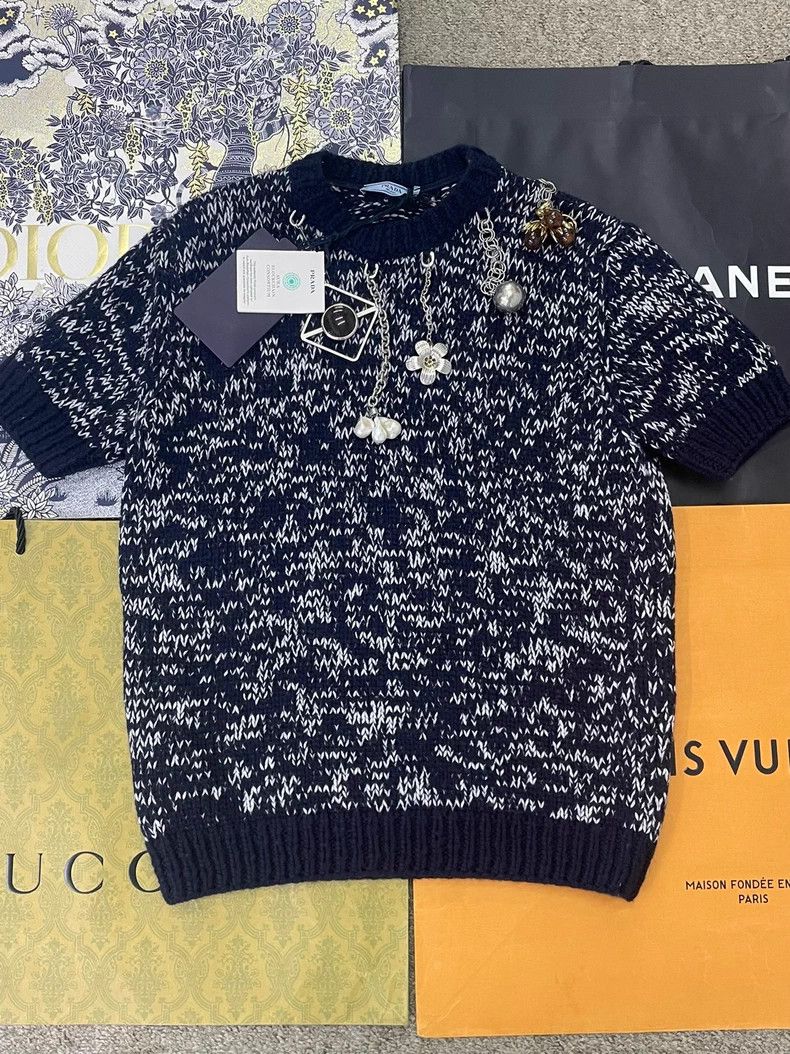 Prada Prada 25 new heavy industry pendant black and white colour Size XS / US 0-2 / IT 36-38 - 1 Thumbnail
