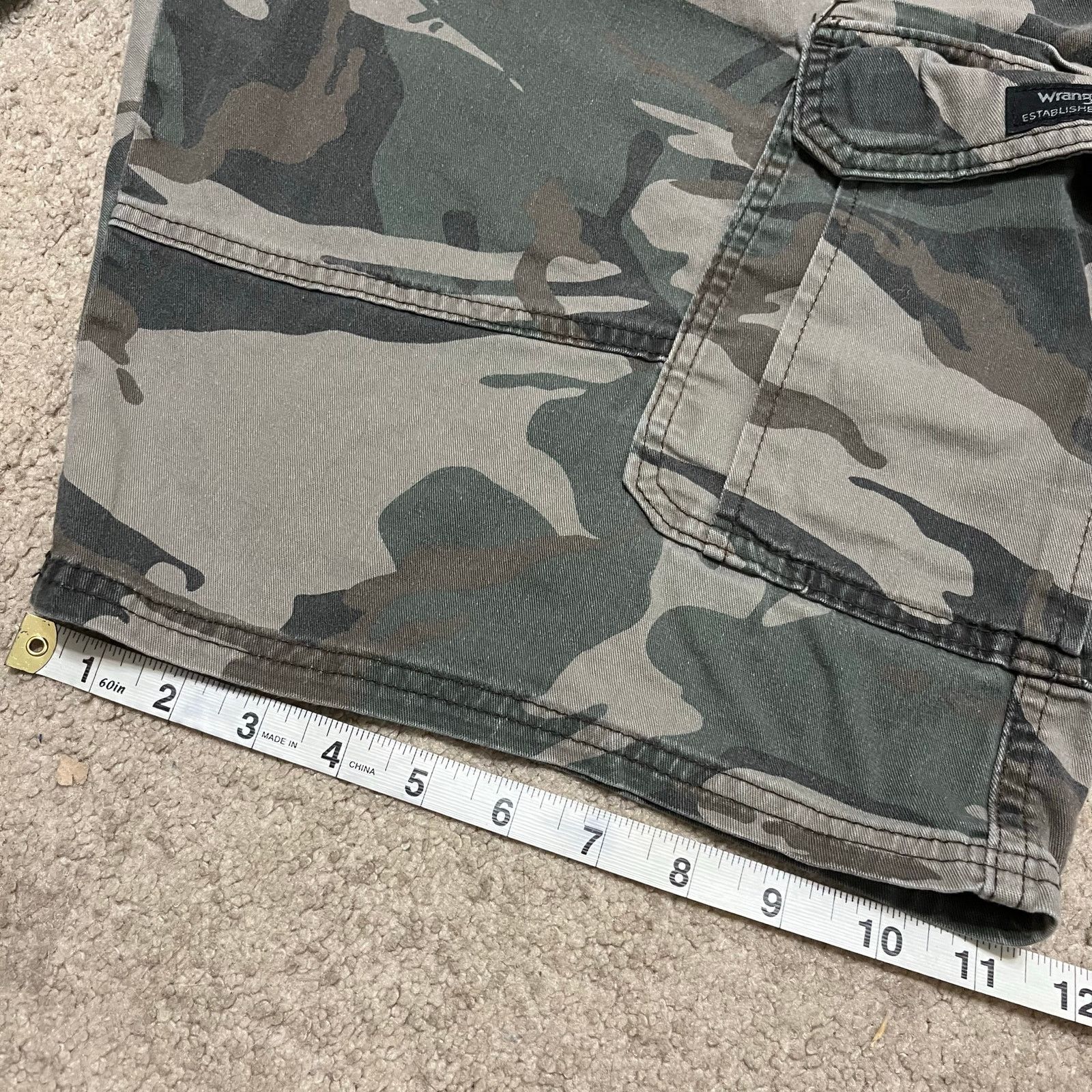 Wrangler Wrangler Relaxed Fit Camo Cargo Shorts 38W Size US 38 / EU 54 - 6 Thumbnail