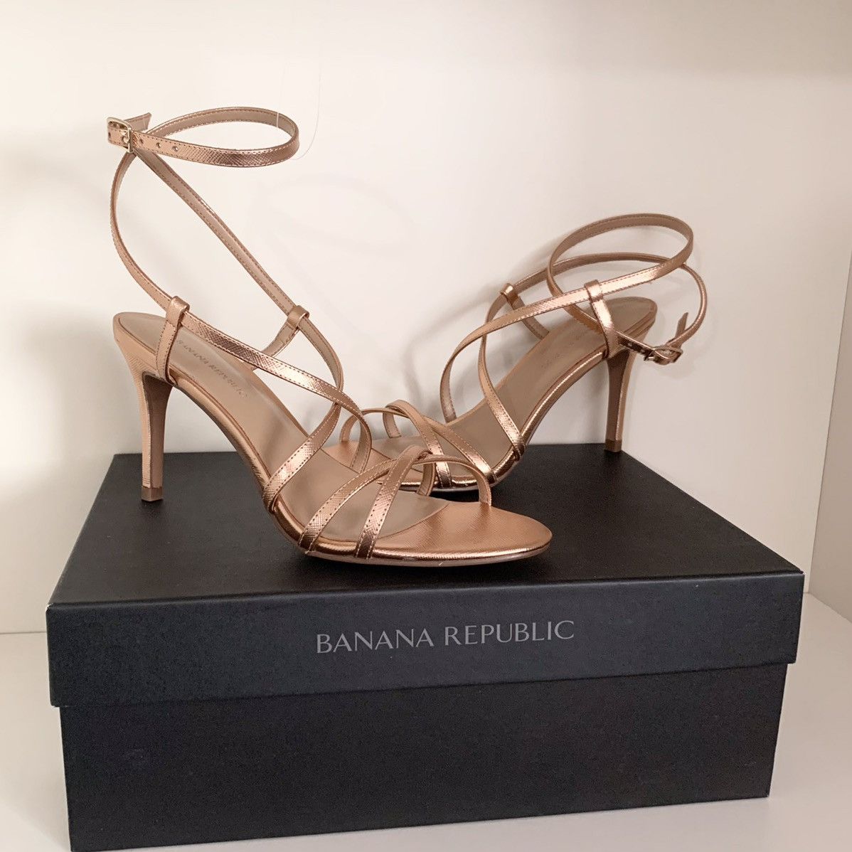 Banana Republic Banana republic Rose gold leather strappy heels size 6 Size US 6 / IT 36 - 7 Thumbnail