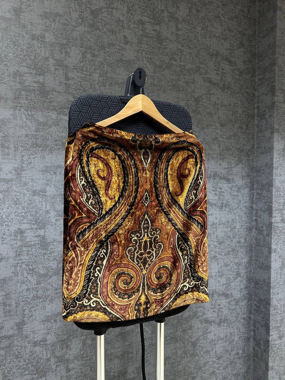 Etro × Vintage Vintage Etro Velvet Velor Knee Length Yellow Skirt Size 28" / US 6 / IT 42 - 5 Thumbnail
