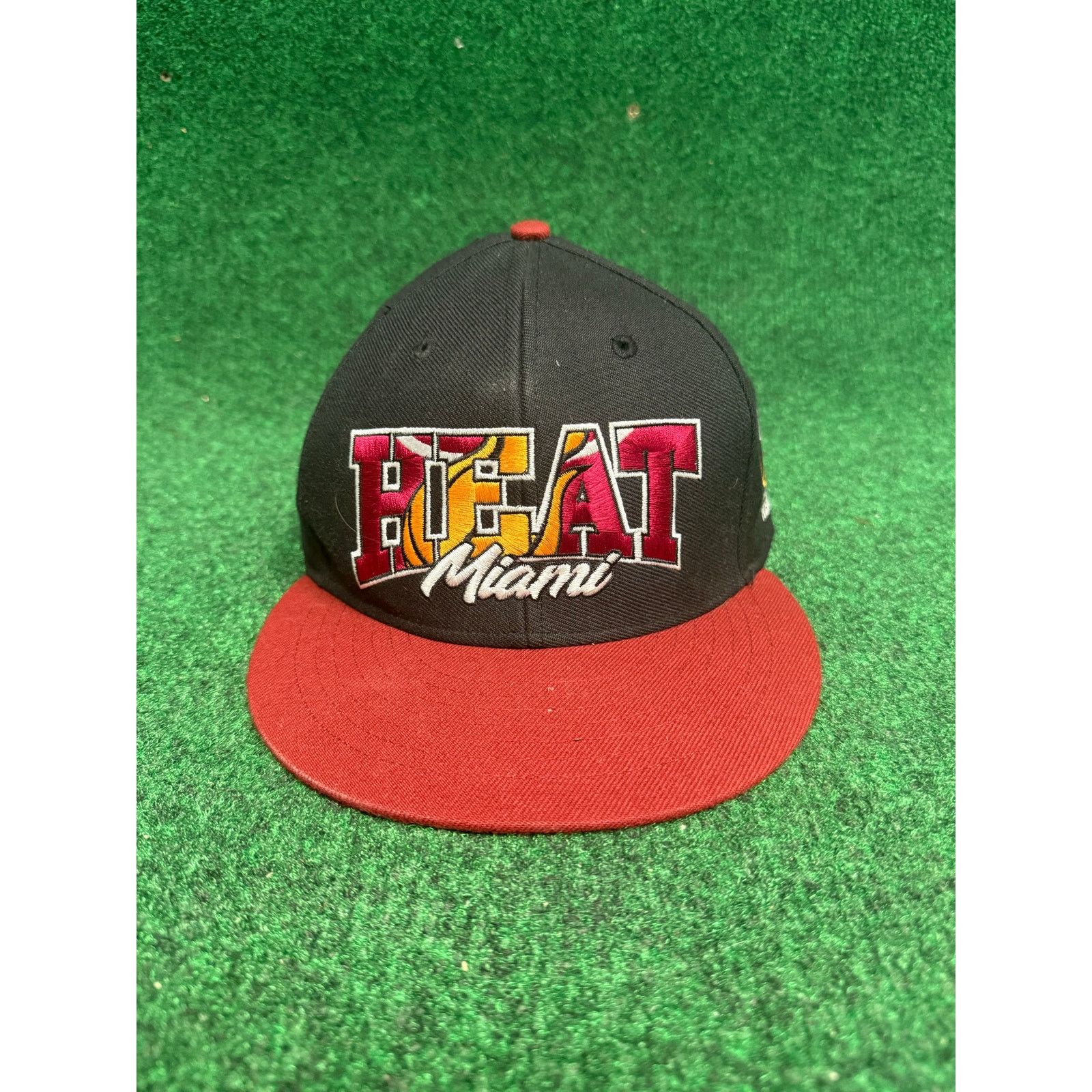47 Miami Heat Black and Red SnapBack Mitchell & Ness OSFA Size ONE SIZE - 1 Thumbnail