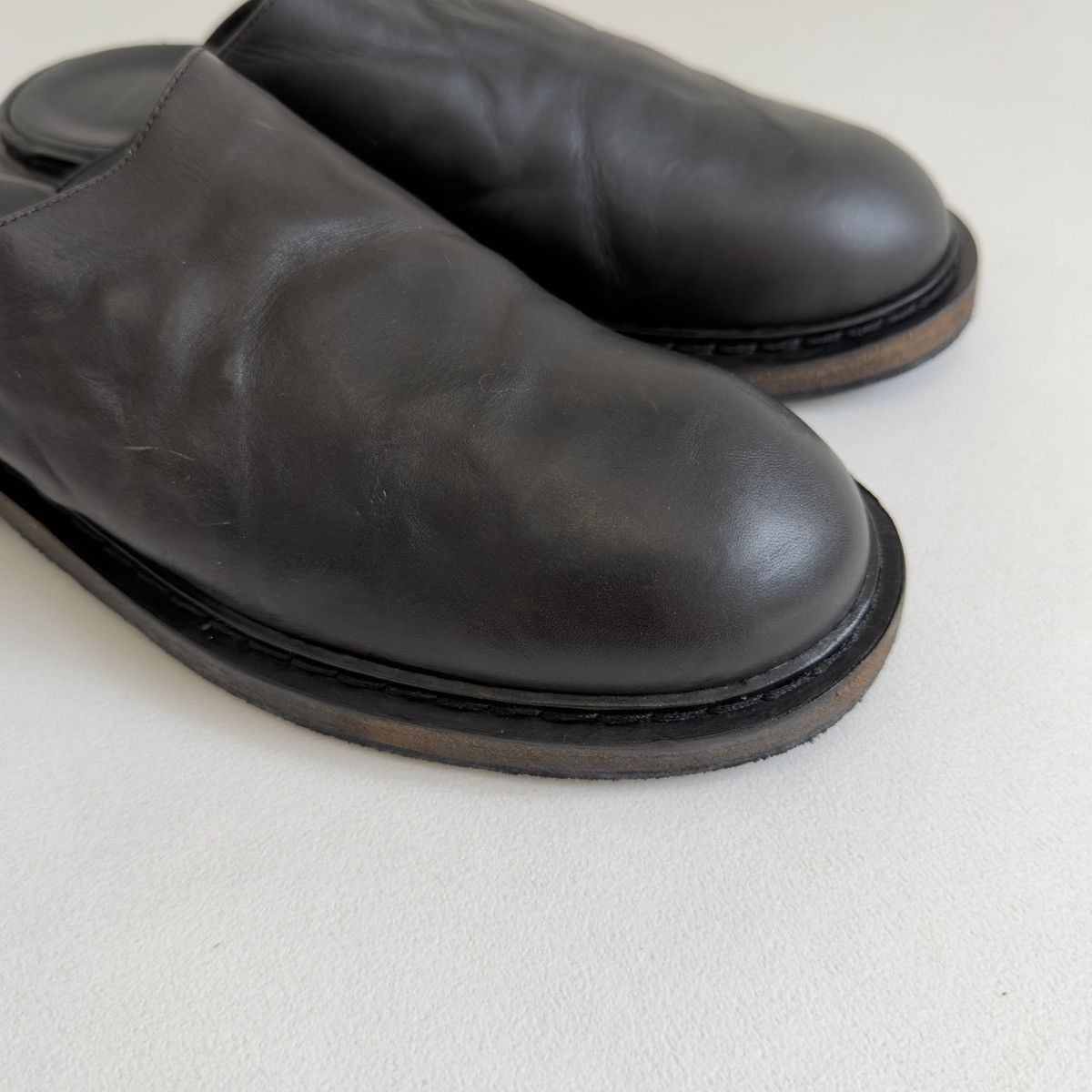 Ann Demeulemeester Early 2010s Black ‘Distressed Leather’ Mules Size US 8 / IT 38 - 21 Thumbnail