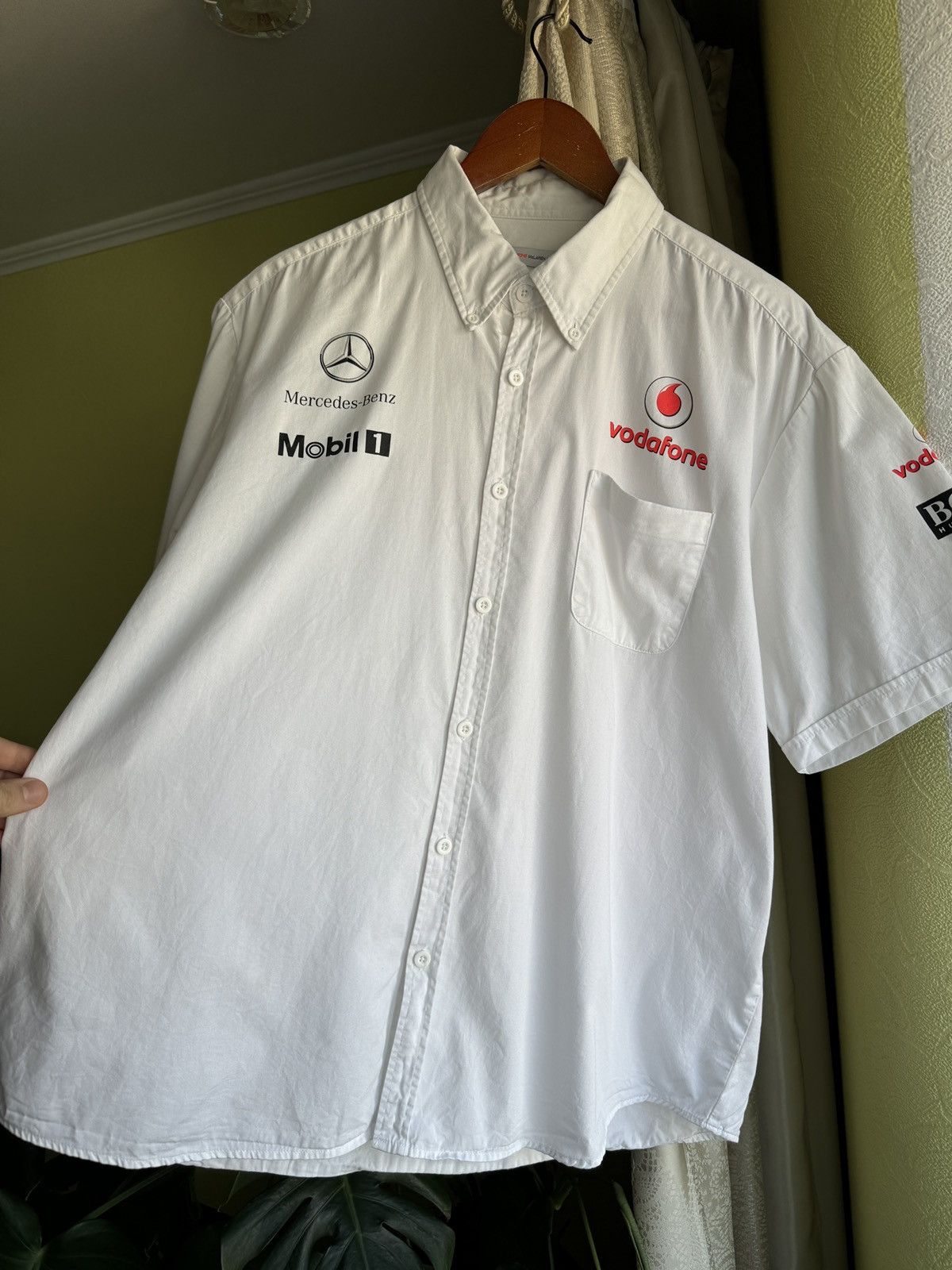 Japanese Brand Vintage McLaren Vodafone Hugo boss Racing Shirt Size US L / EU 52-54 / 3 - 4 Thumbnail