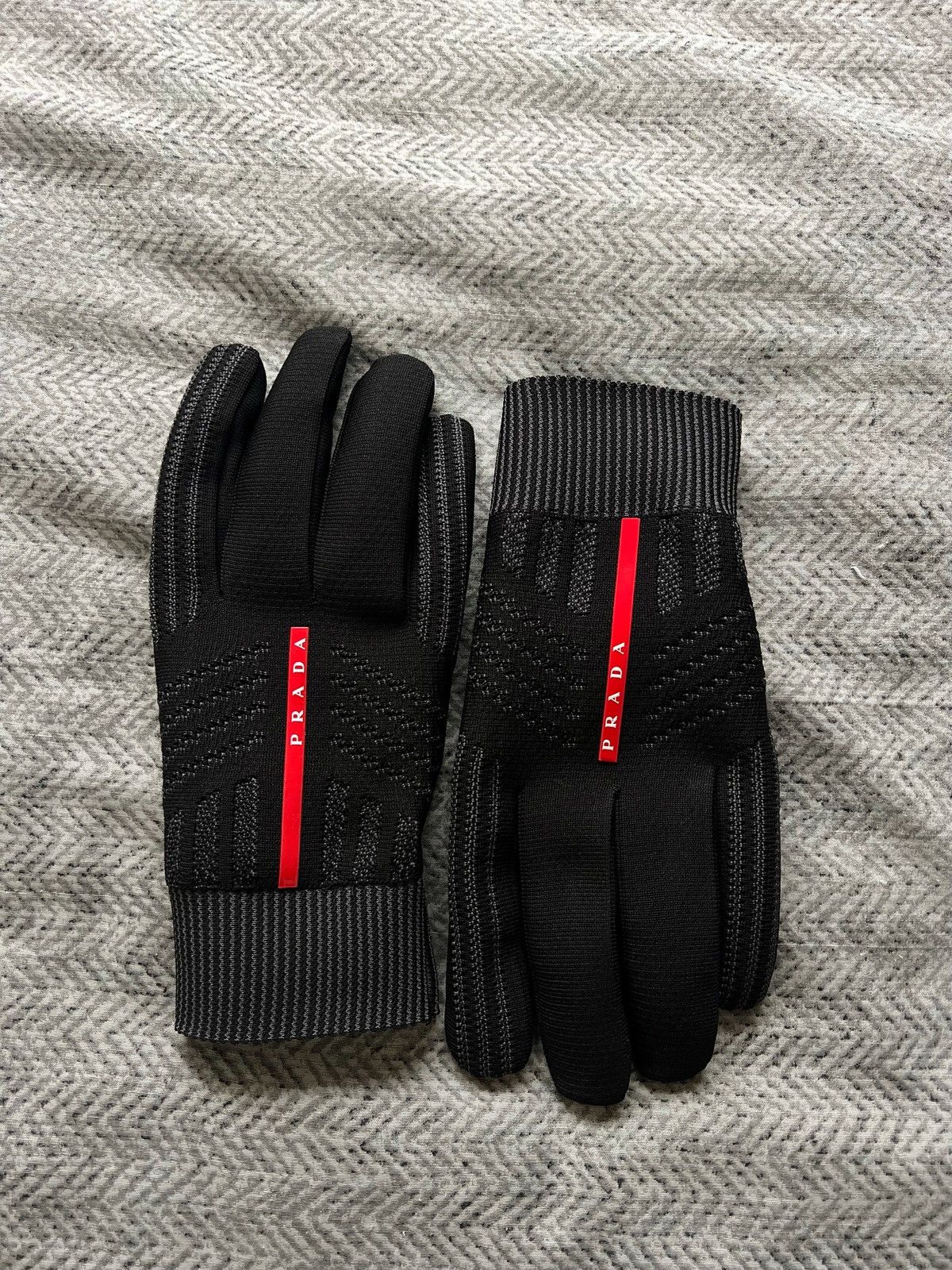 Pre-owned Prada Linea Rossa Knit Gloves In Black