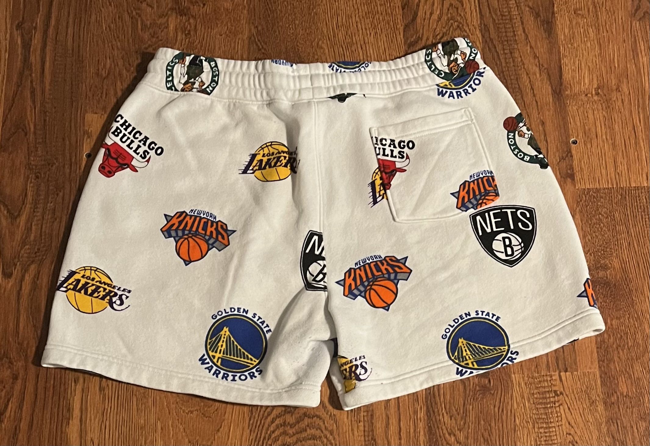 NBA NBA Fleece Shorts White All Over Team Print Size US 34 / EU 50 - 2 Thumbnail