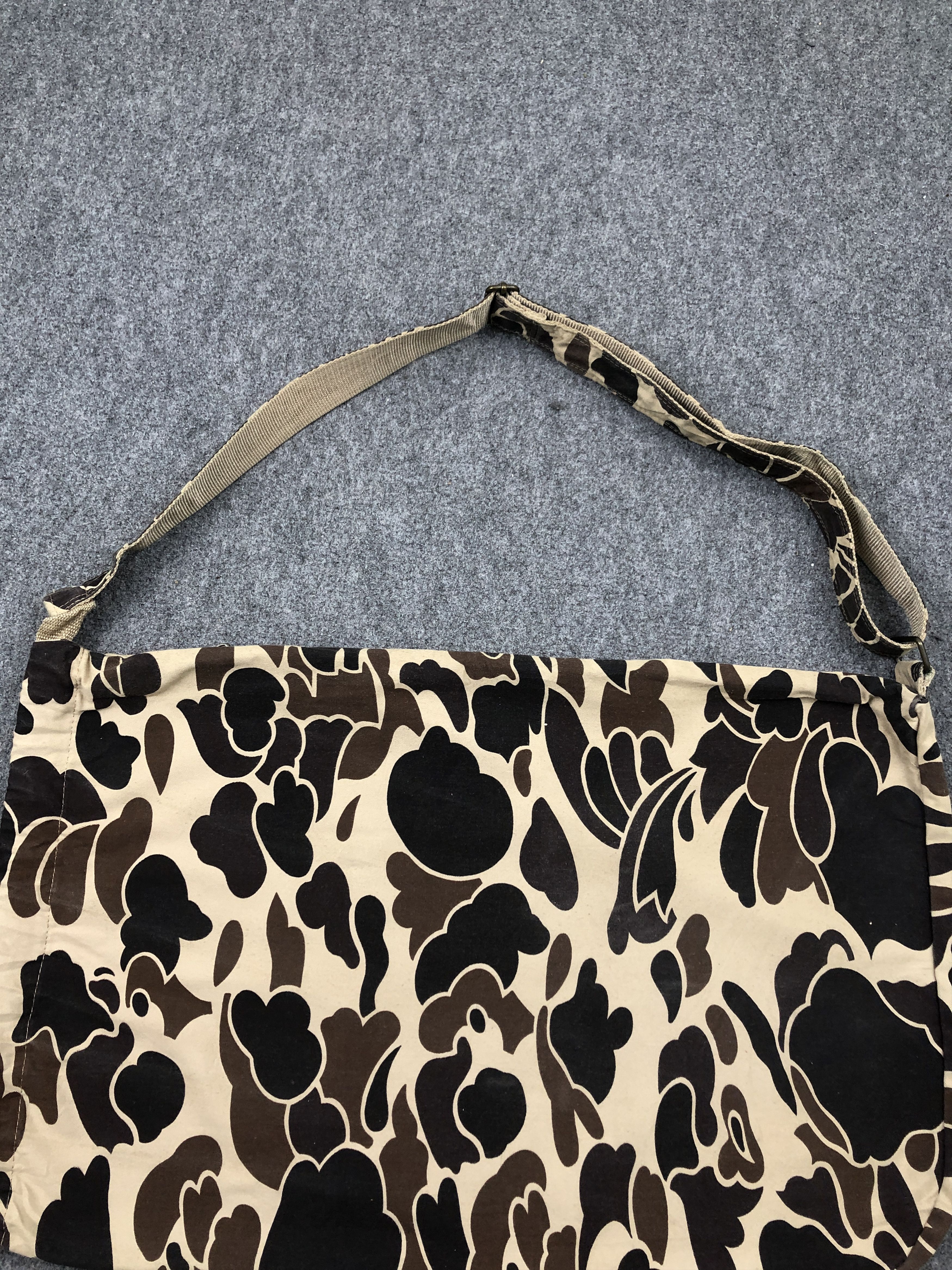 Vintage Vintage Japanese Brand Camouflage Crossbody Bag BG0177 Size ONE SIZE - 4 Thumbnail