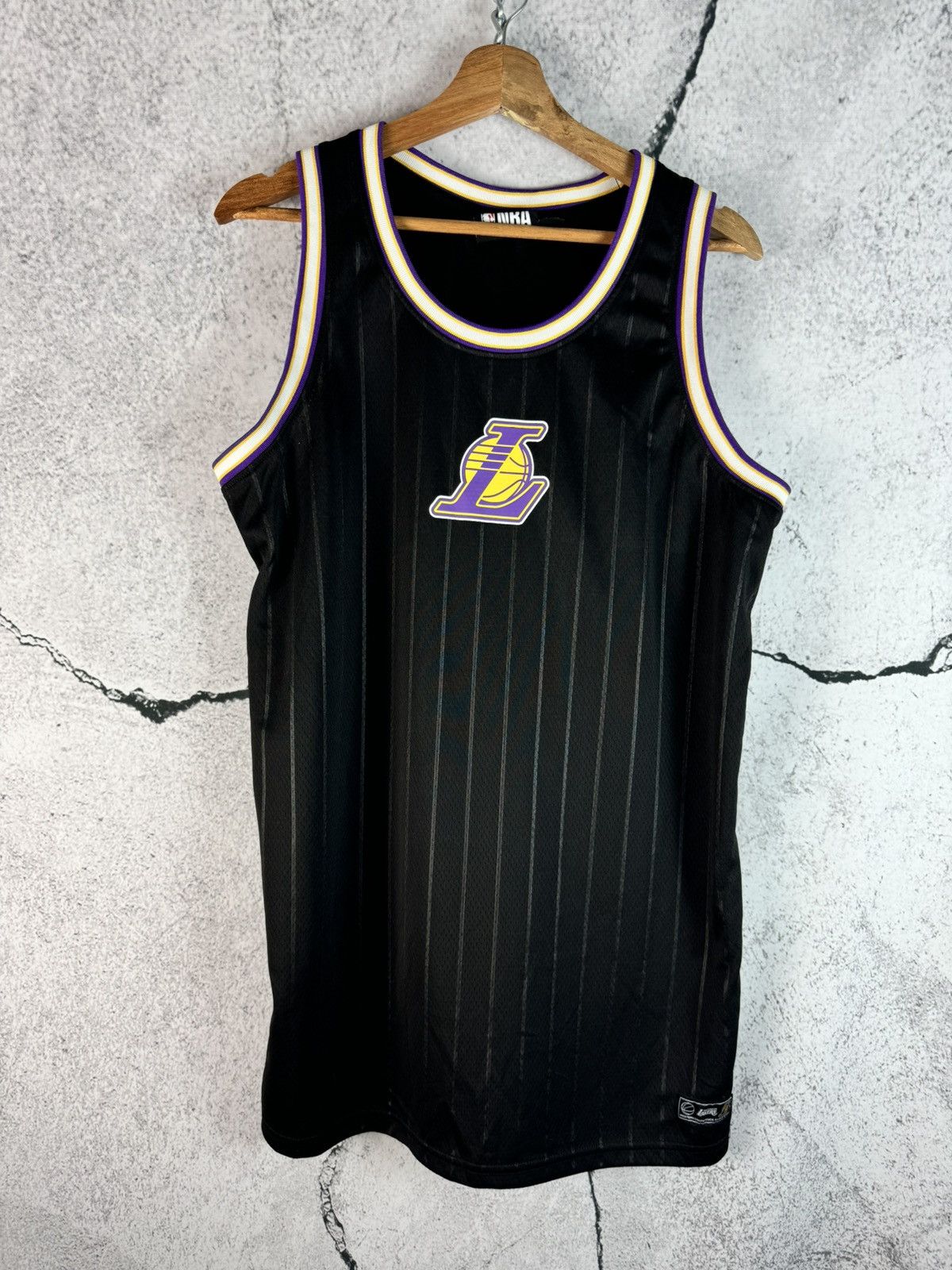 NBA × Vintage NBA Lakers Basketball Jersey Size US M / EU 48-50 / 2 - 1 Thumbnail
