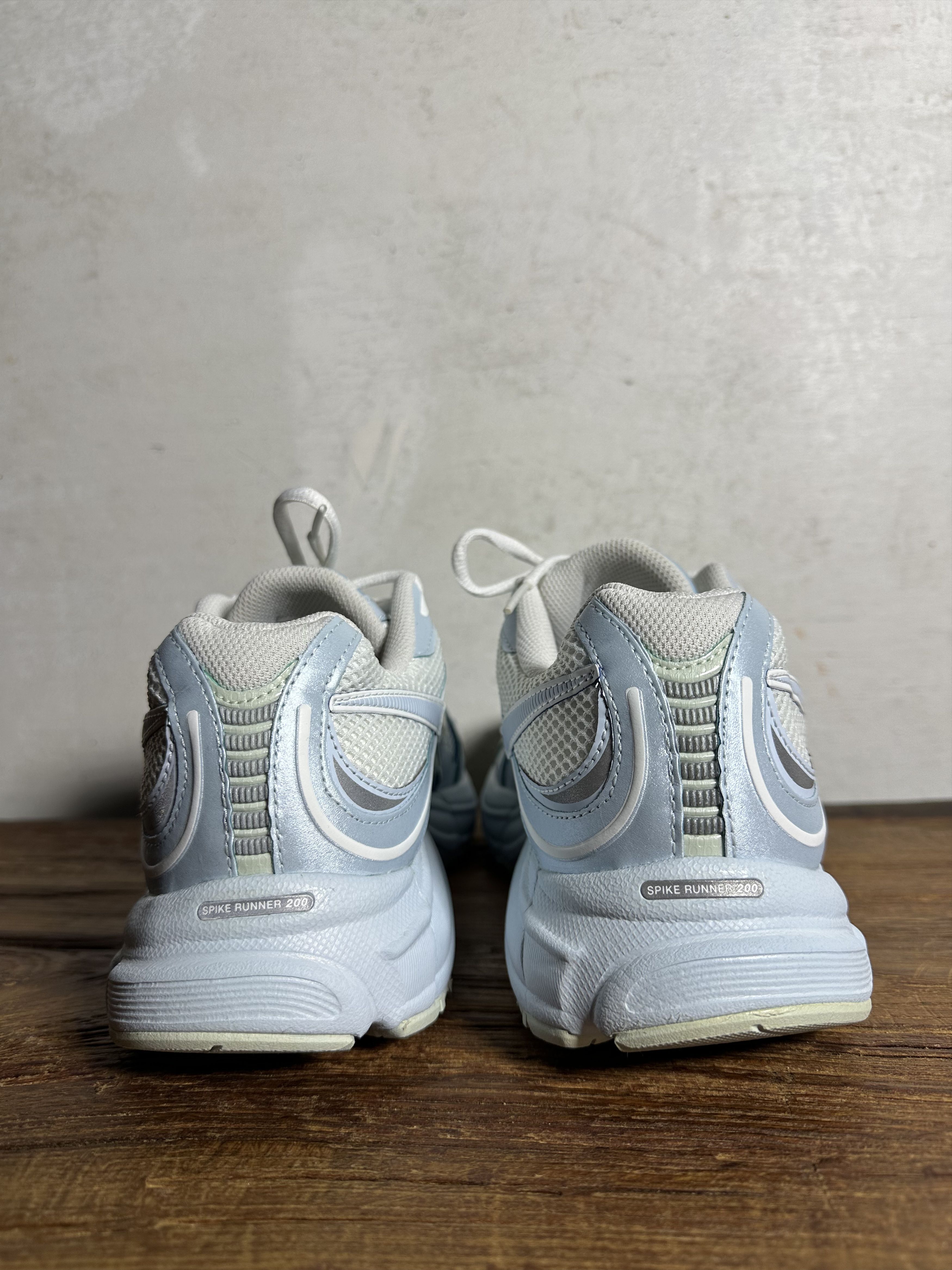 Reebok × Vetements RARE Vetements x Reebok Spike Runner 200 Storm Glow Size US 7.5 / EU 40-41 - 4 Thumbnail