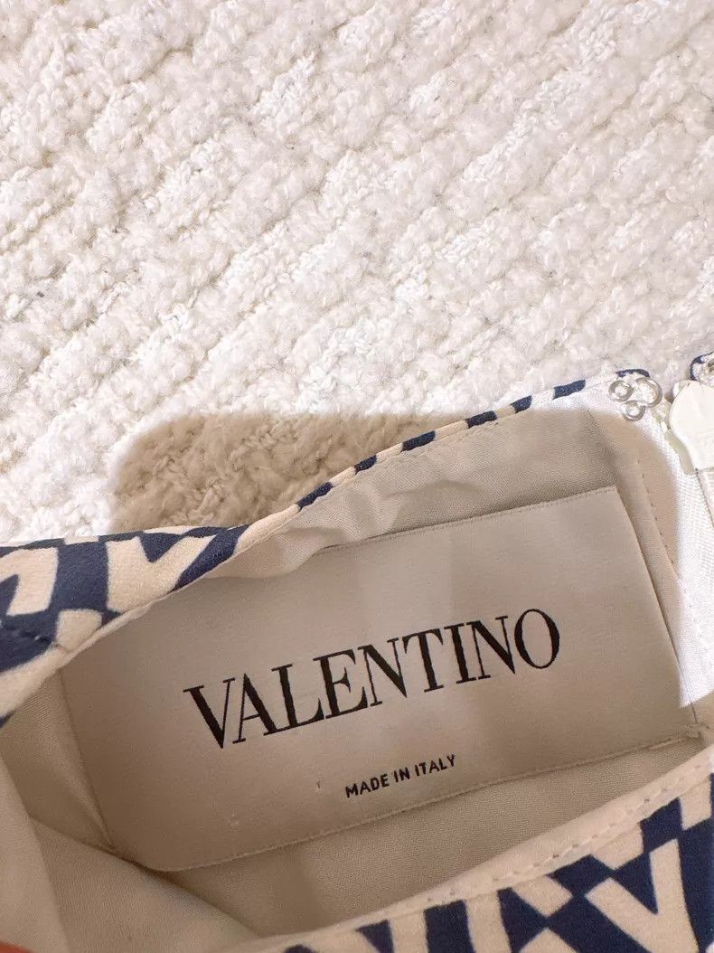 Valentino Valentino Blue and white full logo dress Size M / US 6-8 / IT 42-44 - 4 Thumbnail