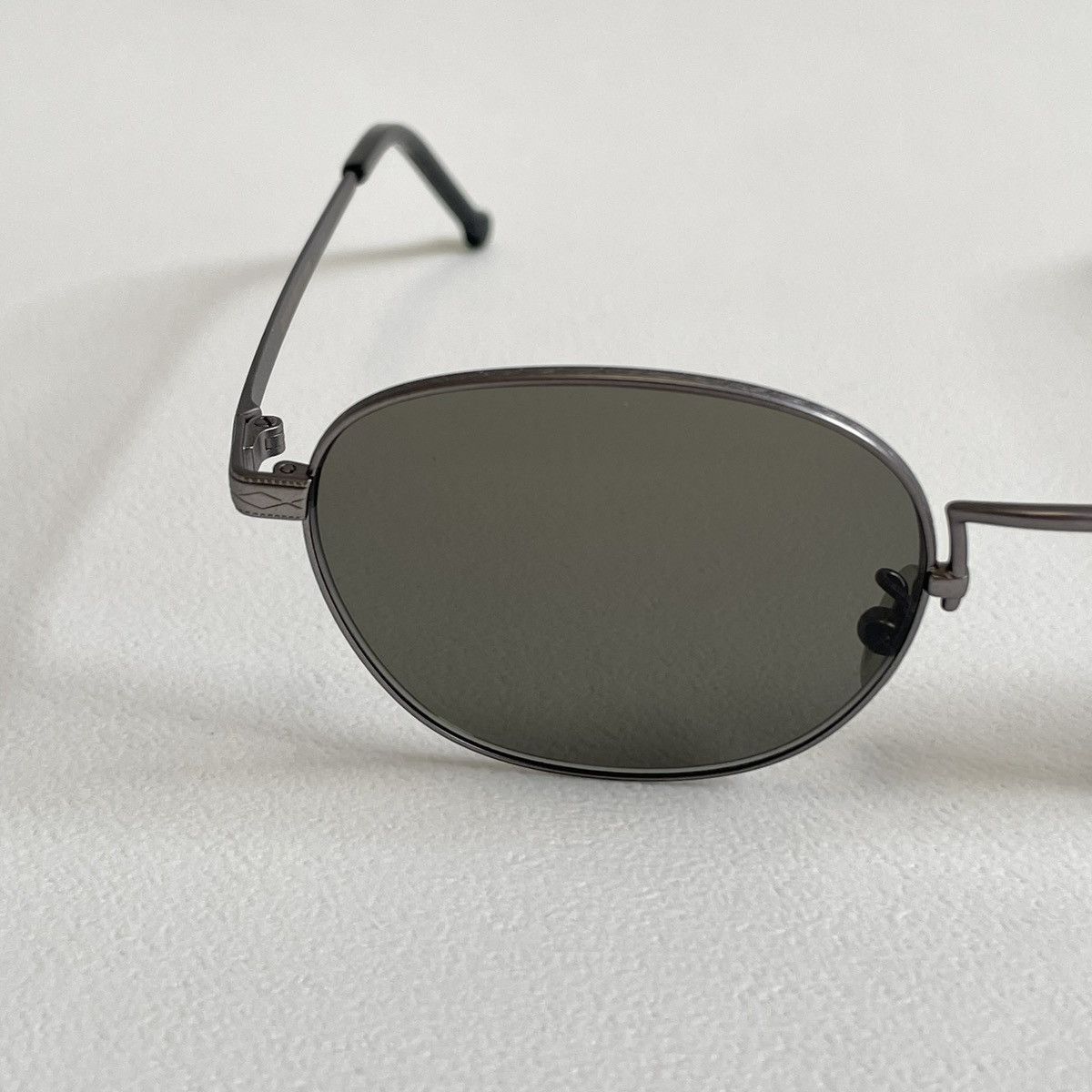 Cutler and Gross Gunmetal Silver Round Lens Sunglasses Size ONE SIZE - 3 Thumbnail
