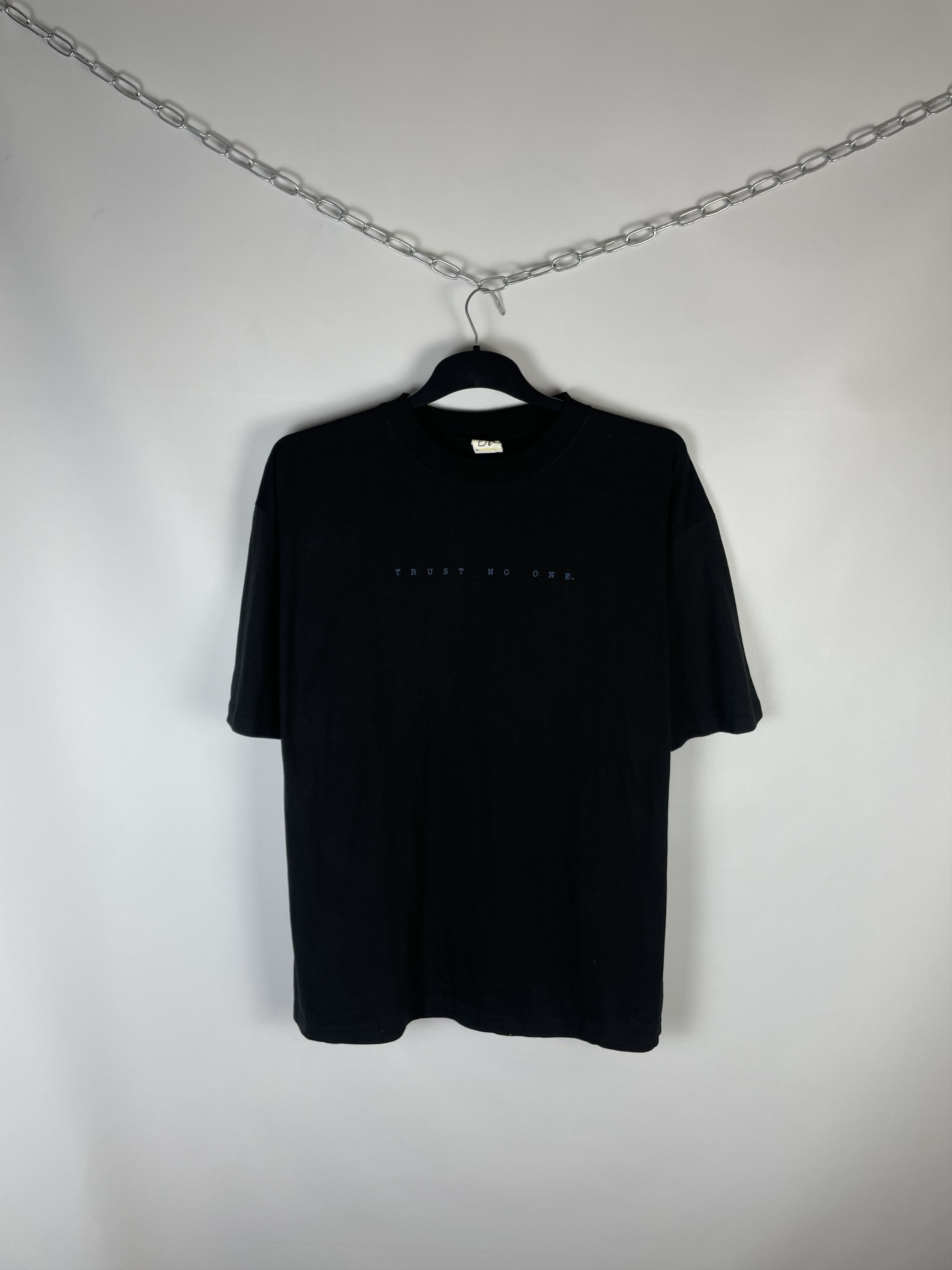 Vintage 90's The X-Files "Trust no one" T-shirt Size US XL / EU 56 / 4 - 5 Thumbnail