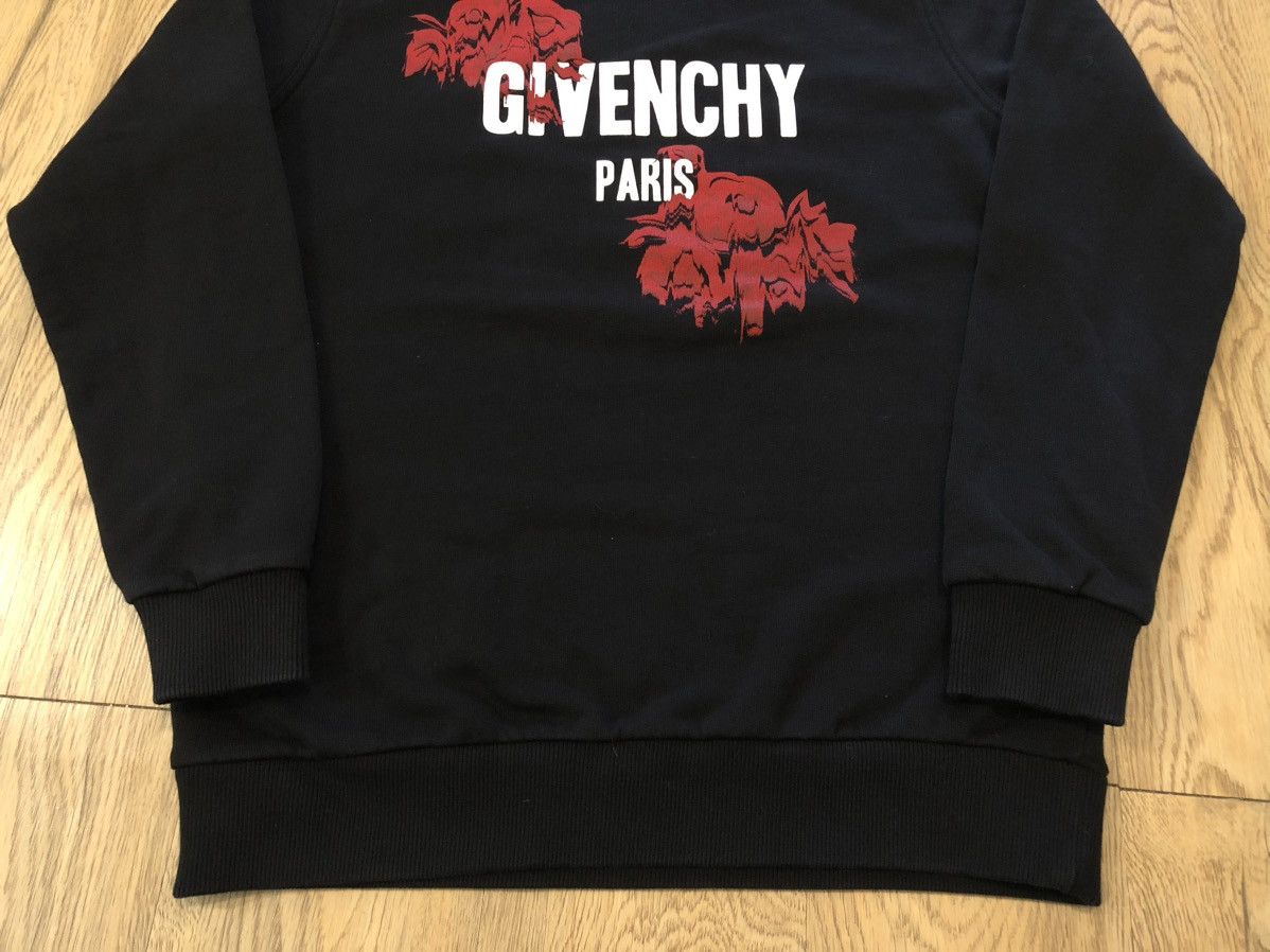 Givenchy Givenchy black roses sweatshirt Size US S / EU 44-46 / 1 - 4 Thumbnail