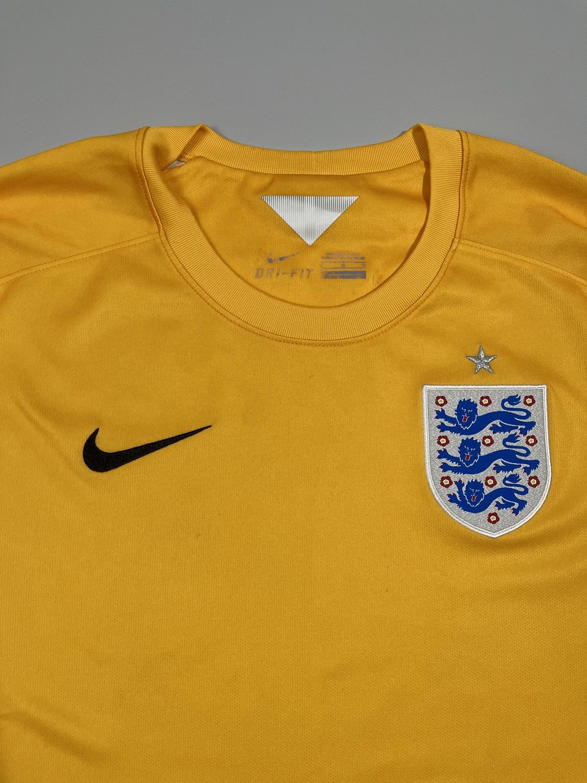 Nike Nike England Team Goalkeeper Soccer Jersey 2014 Blokecore Size US L / EU 52-54 / 3 - 7 Thumbnail