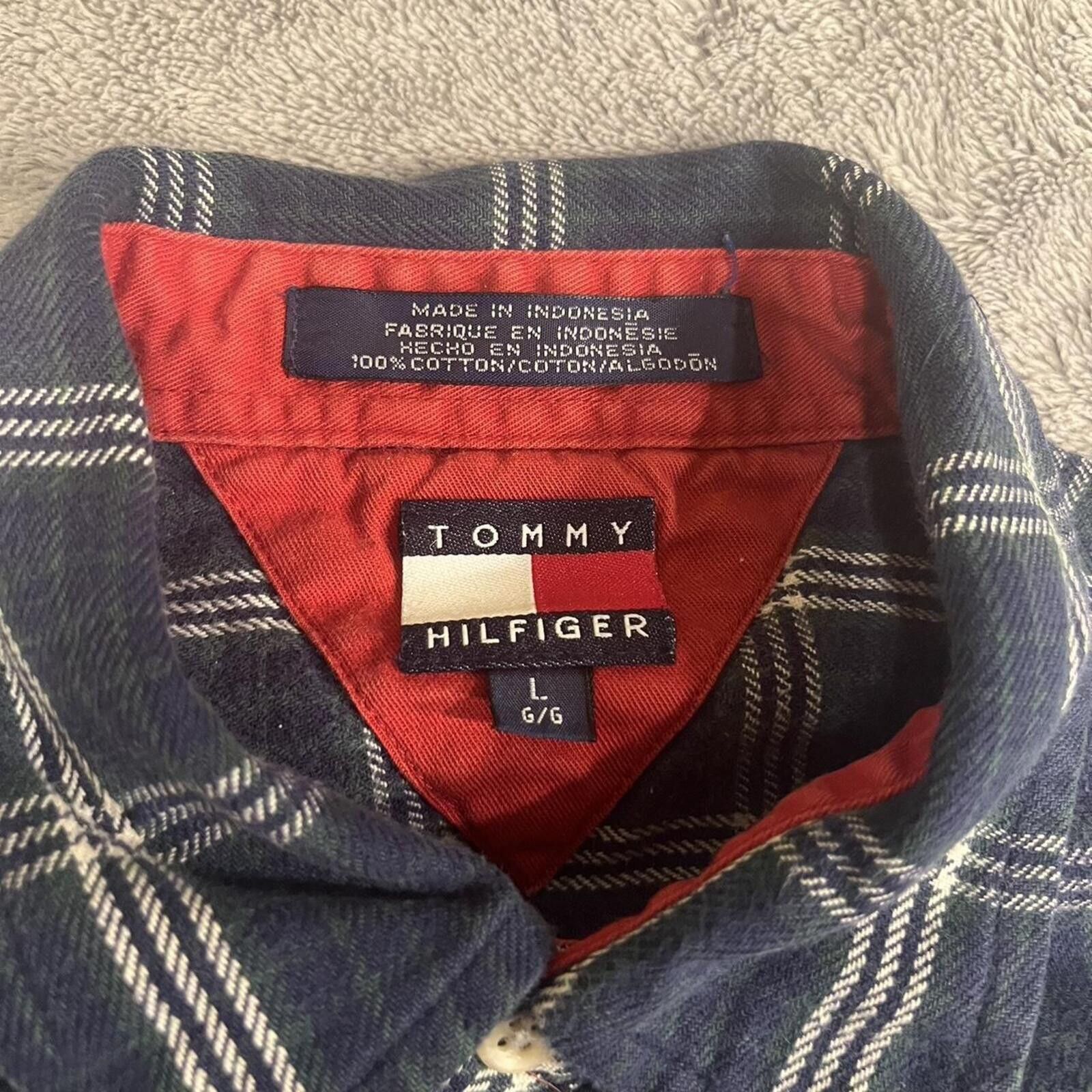 Tommy Hilfiger Tommy Hilfiger Embroidered Plaid Button Up Flannel L Shirt Size US L / EU 52-54 / 3 - 4 Thumbnail