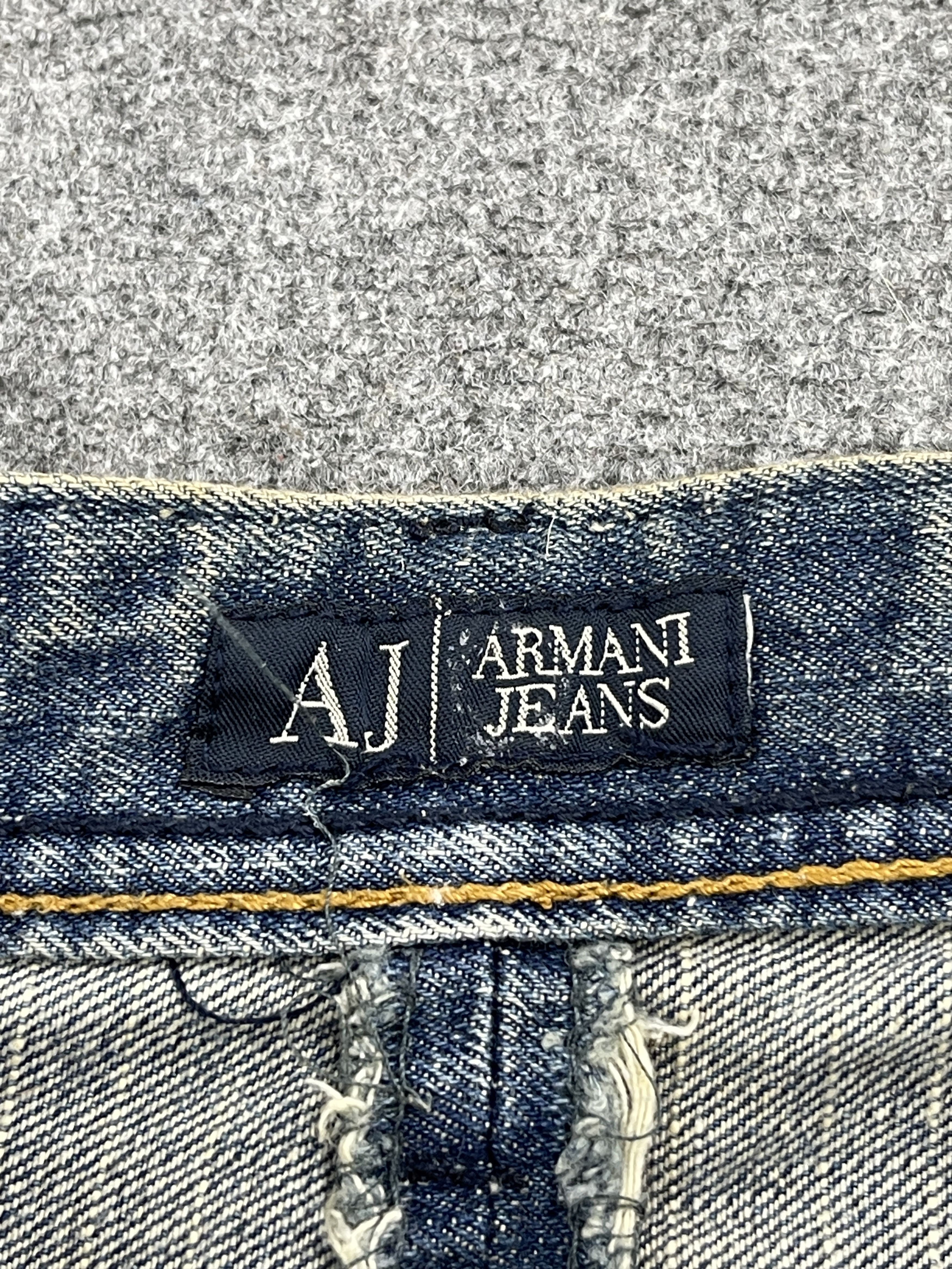 Other Vintage Armani Jeans Blue Faded Denim DP2585 Size US 33 - 6 Thumbnail