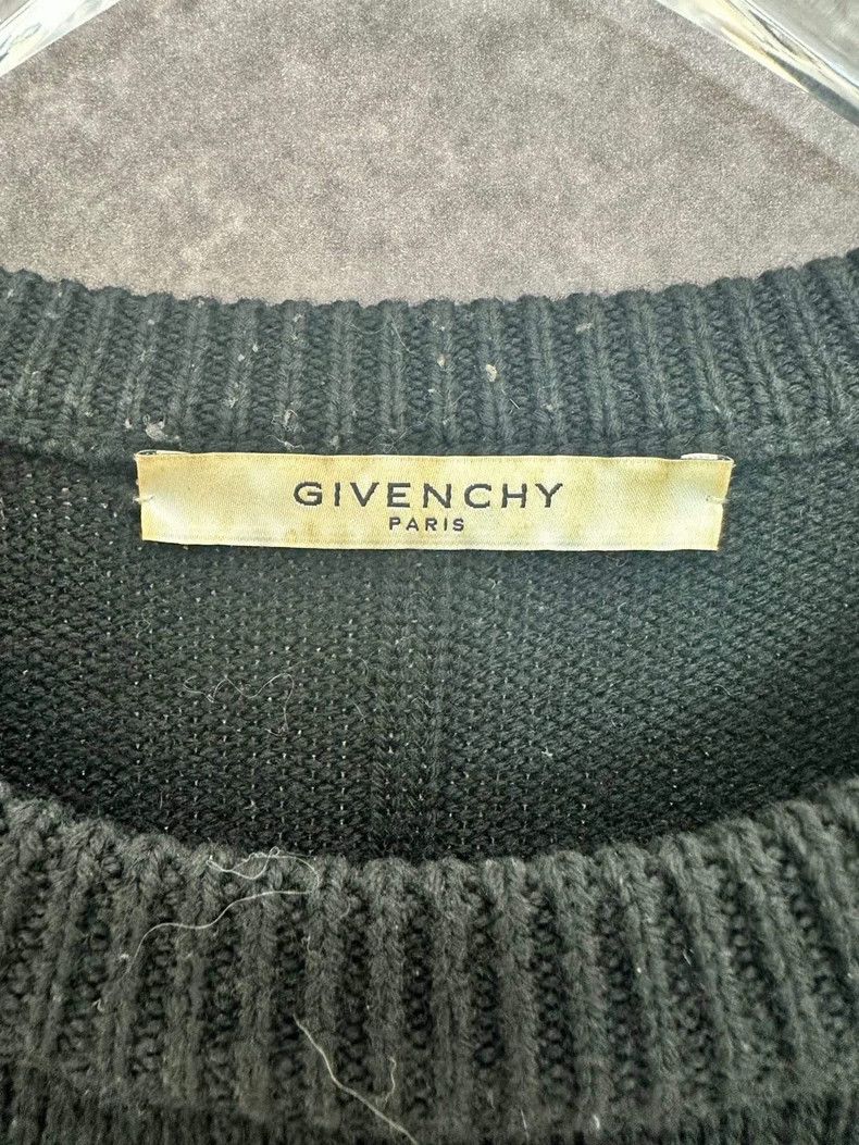 Givenchy Givenchy Black Inverted Letter Logo Sweater Size S Size US S / EU 44-46 / 1 - 3 Thumbnail