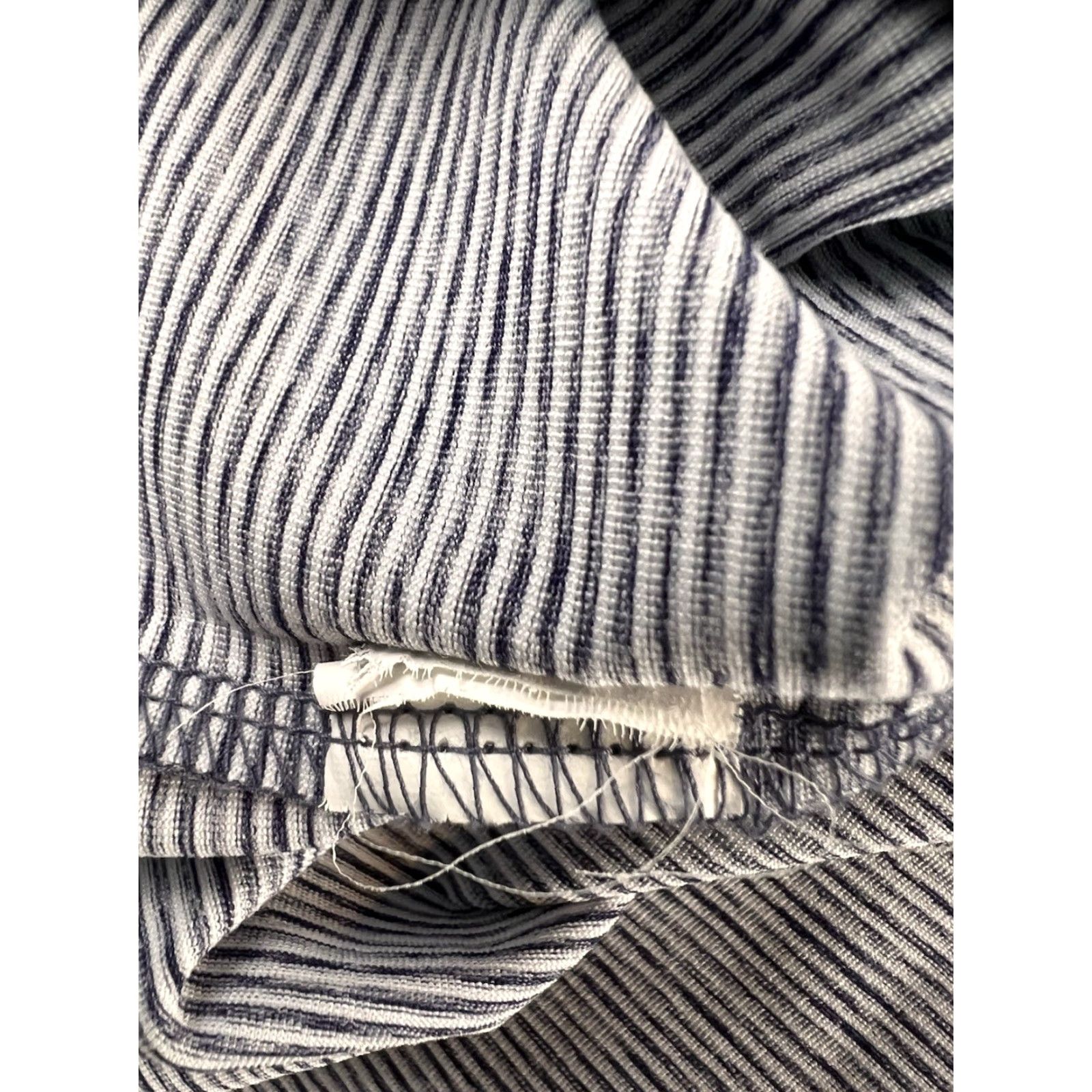 johnnie-O johnnie-O Polo Shirt Mens L Gray-Blue Striped Performance Golf UPF 50 Shirt Golf, Walking, Beach Mens Size US L / EU 52-54 / 3 - 4 Thumbnail