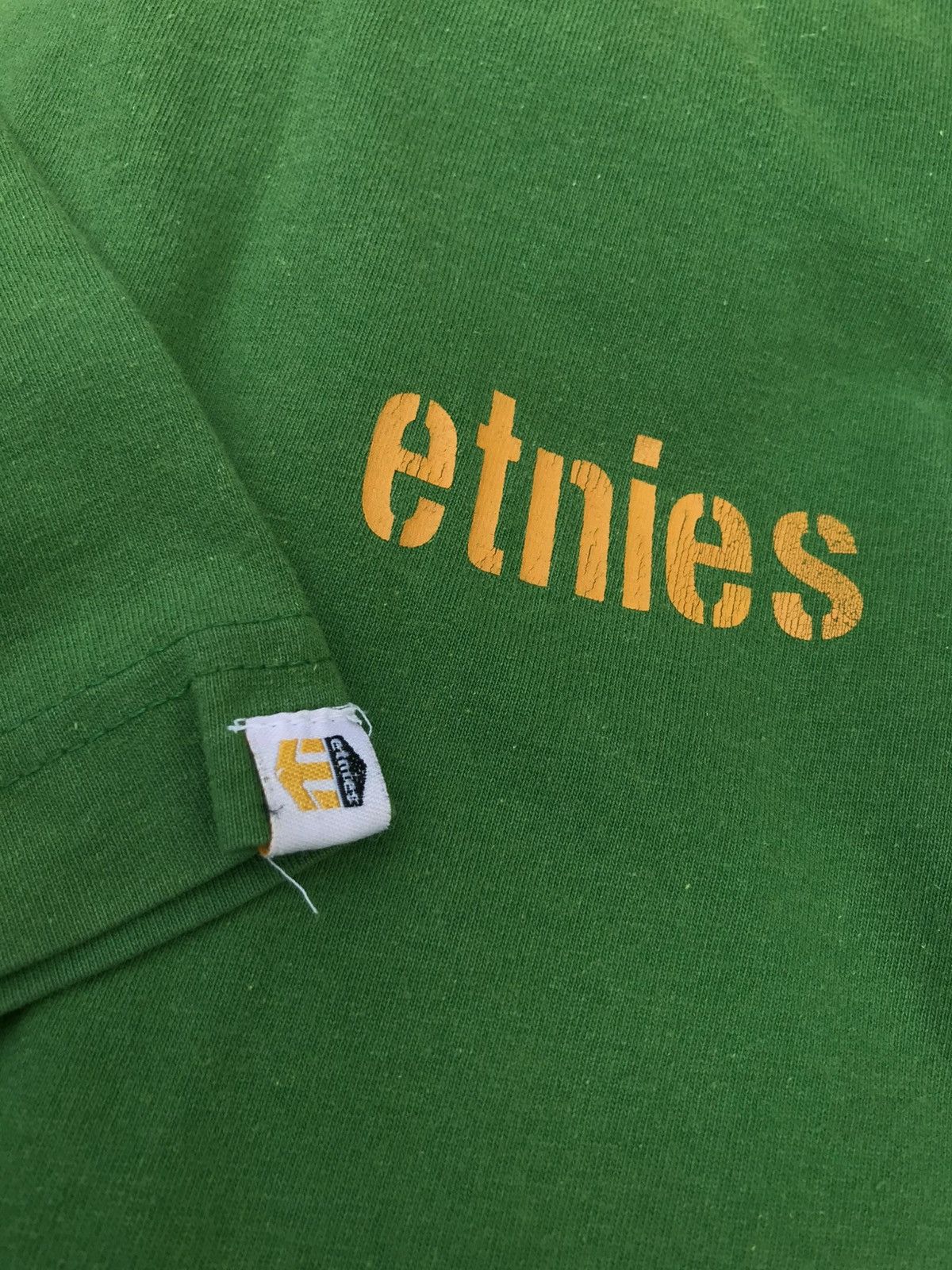 Etnies Tshirt Vintage Y2K Etnies Size US L / EU 52-54 / 3 - 7 Thumbnail