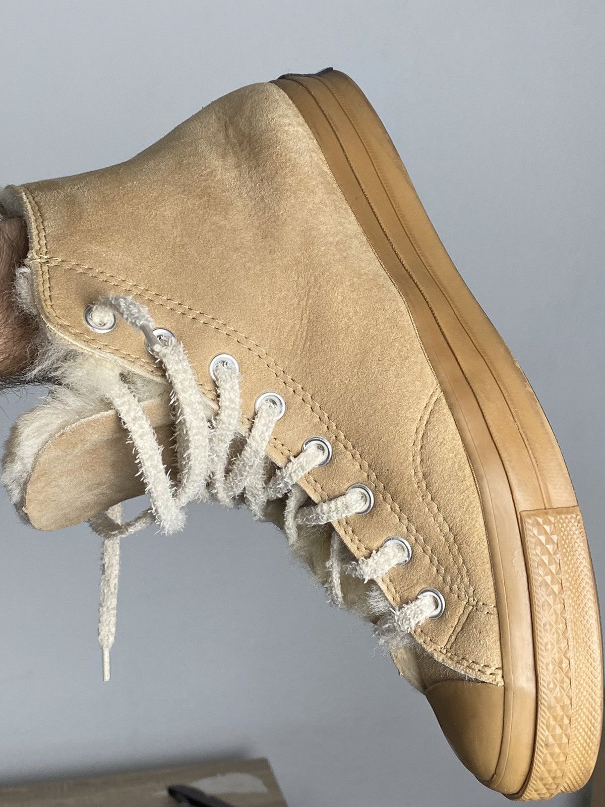 Converse Converse Suede and Shearling Sheep Fur Lined Hi Top Sneakers Size US 9.5 / EU 42-43 - 8 Thumbnail