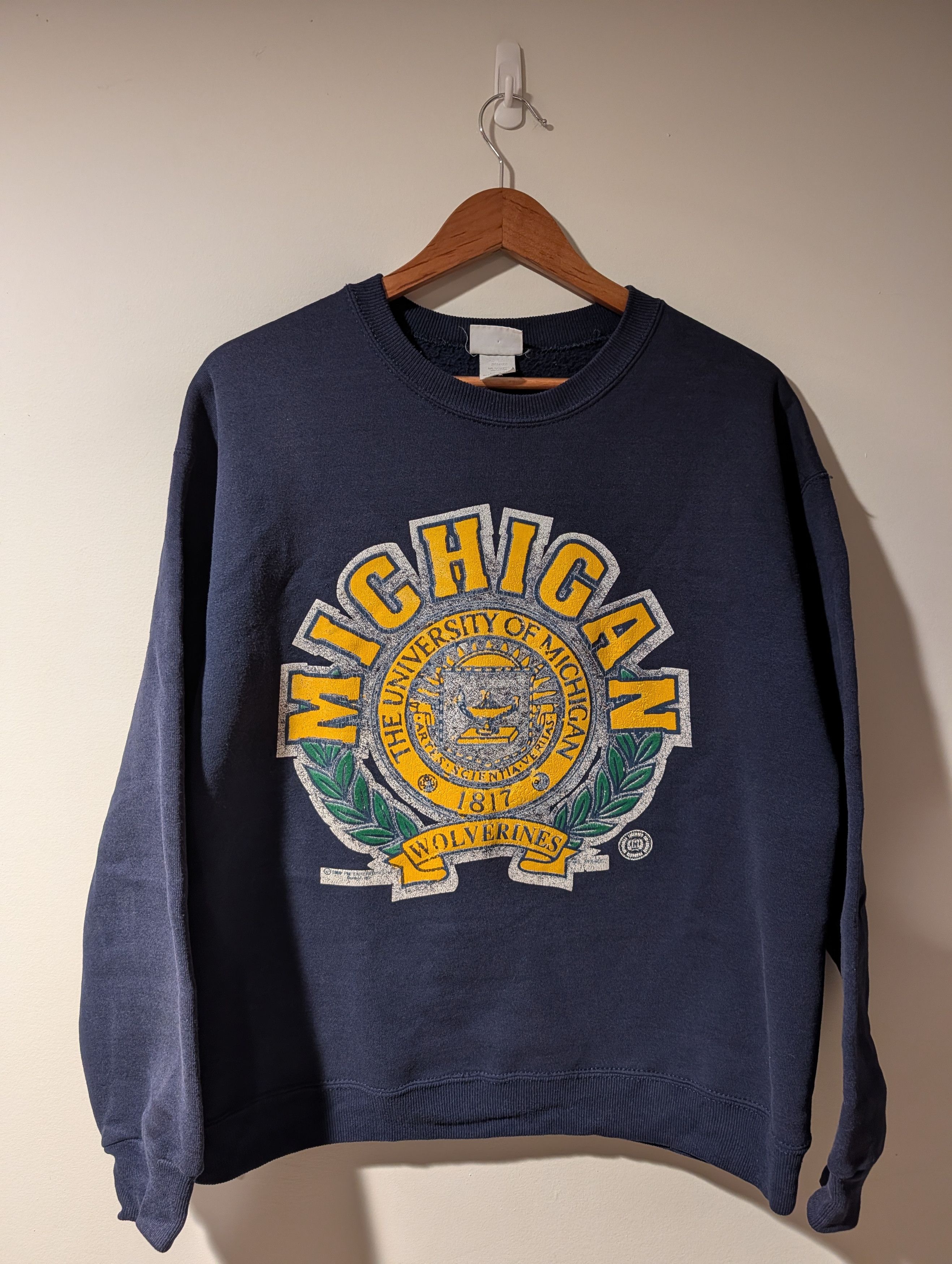 NCAA Vtg 90s University of Michigan Wolverines Bassett Sweatshirt Size US L / EU 52-54 / 3 - 1 Thumbnail