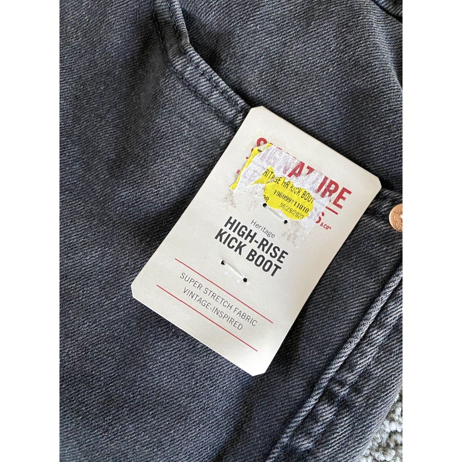 Levi's **Levi's Heritage Kick Boot Jean Women's Size 18 W34 Black** User: Levi's Heritage Kick Boot Jean Women's Size 18 W34 Black Size 40" / US 18 - 3 Thumbnail