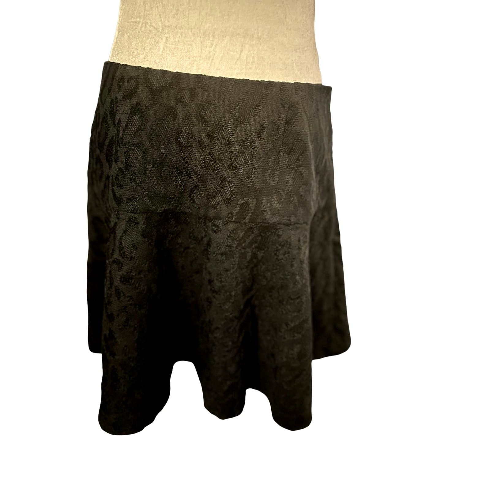 Free People Free People Chenille Cheetah Mini Skirt, Size 10 Size 32" / US 10 / IT 46 - 3 Thumbnail