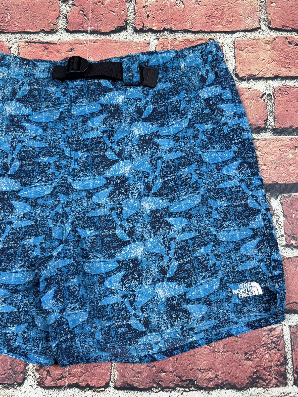The North Face The North Face Class V Shorts Printed Nylon Belted Baggies Size US 35 - 10 Thumbnail