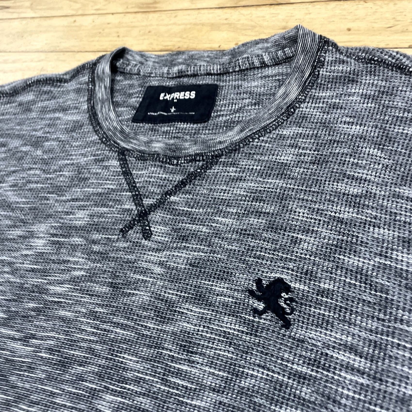 Express VINTAGE Express Y2k Slim Thermal Waffle Knit Sweater Adult L Gray Blue Pique Lion Logo Nylon? Size US L / EU 52-54 / 3 - 5 Thumbnail