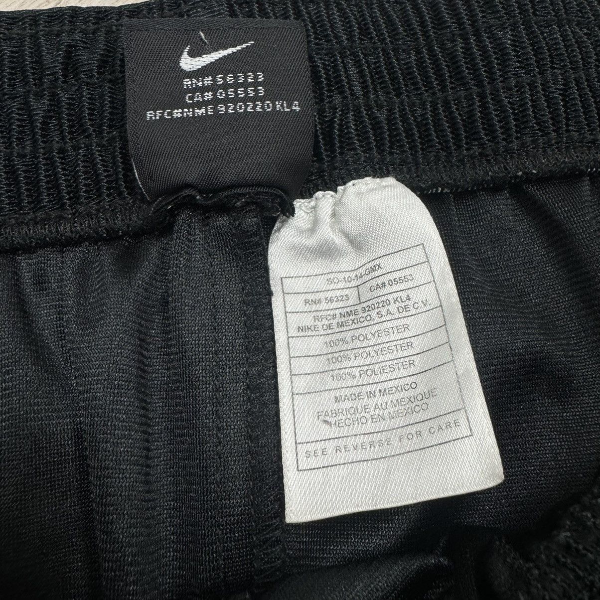 Nike Vintage Nike 90s Tearaway Polyester Drill Black Label Jogger Size US 30 / EU 46 - 16 Thumbnail