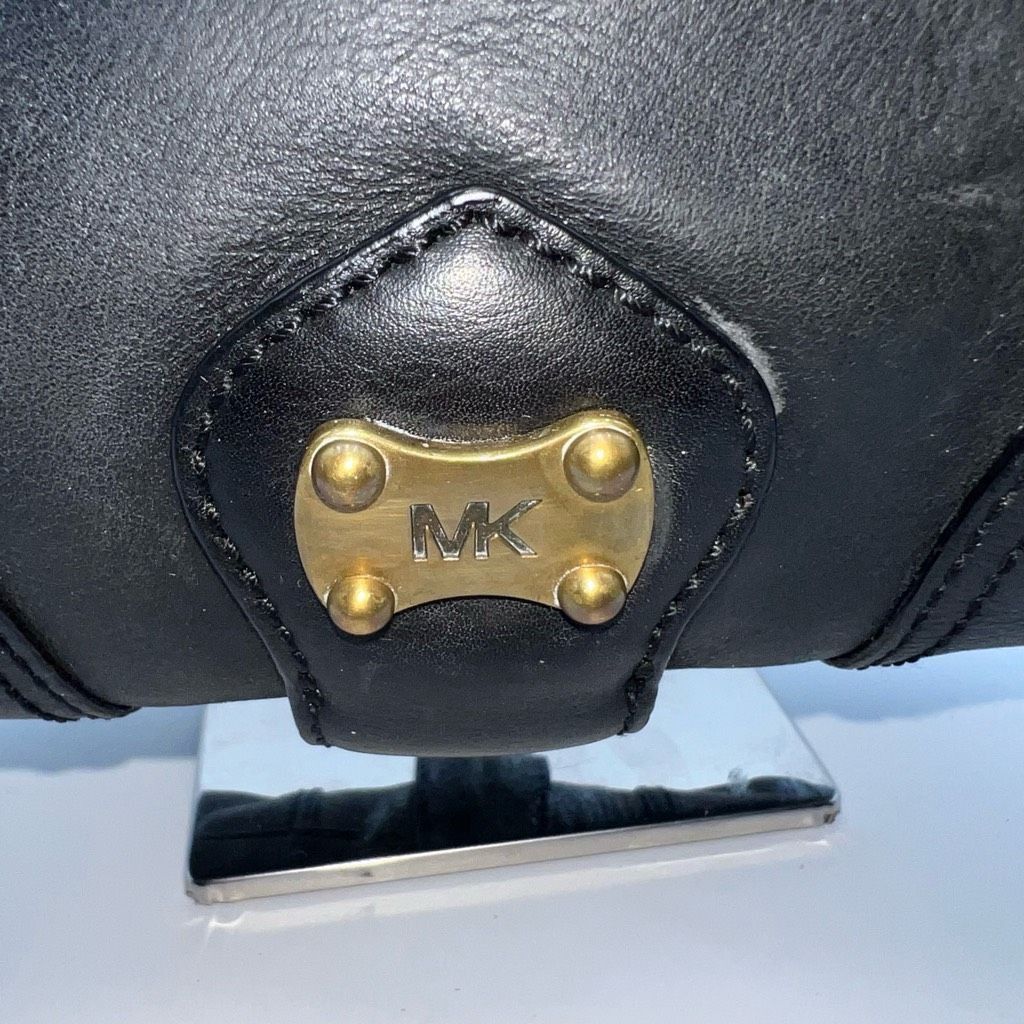Michael Kors MICHAEL KORS Black Soft Genuine Pebble Leather Handbag with Dust Bag Size ONE SIZE - 3 Thumbnail