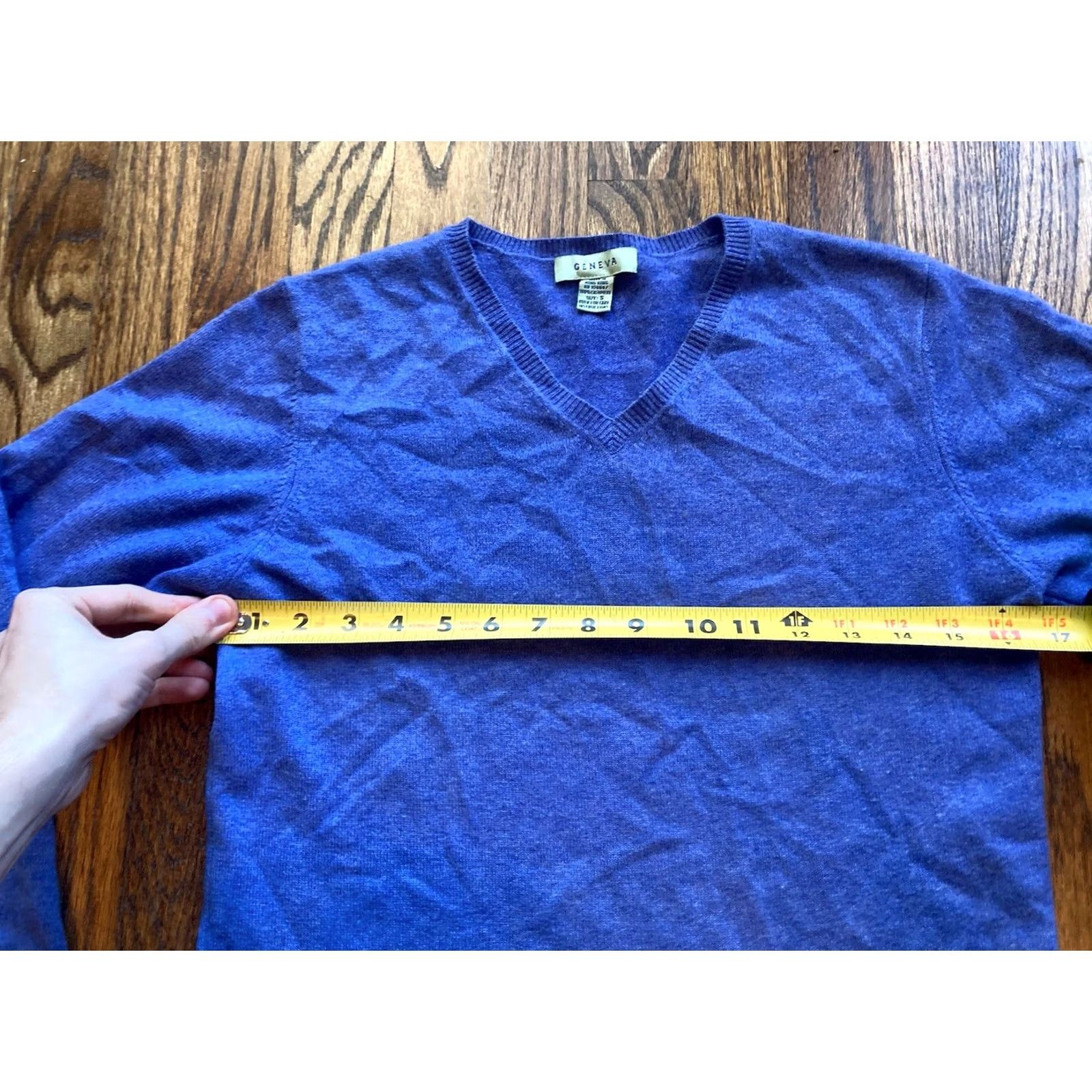 Vintage VINTAGE Geneva Pullover Sweater Womens Size Small V Neck Blue 100% Cashmere Size S / US 4 / IT 40 - 7 Thumbnail