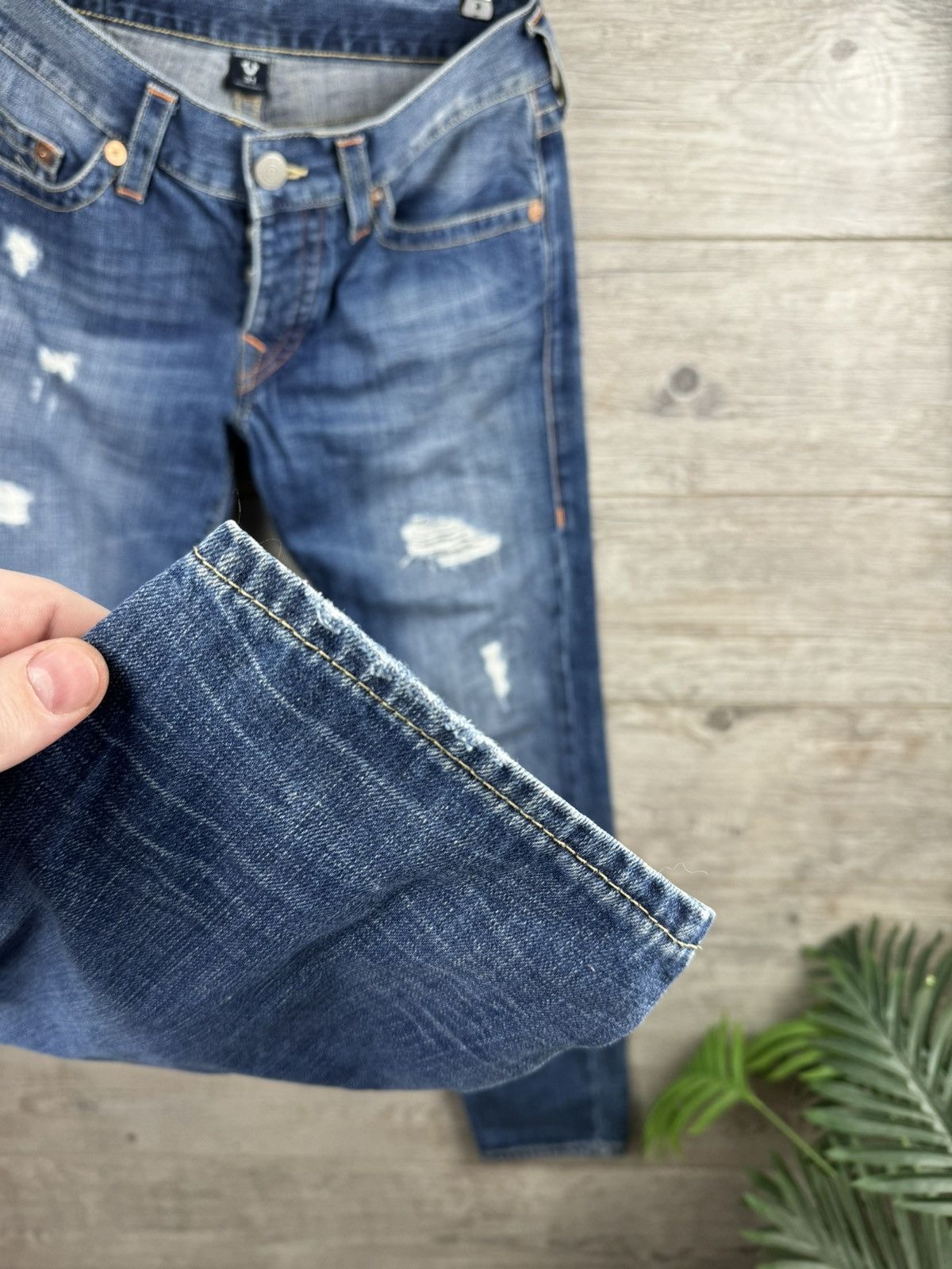 True Religion True Religion Jeans Japanese Big Logo Size 31 Size US 31 - 20 Thumbnail