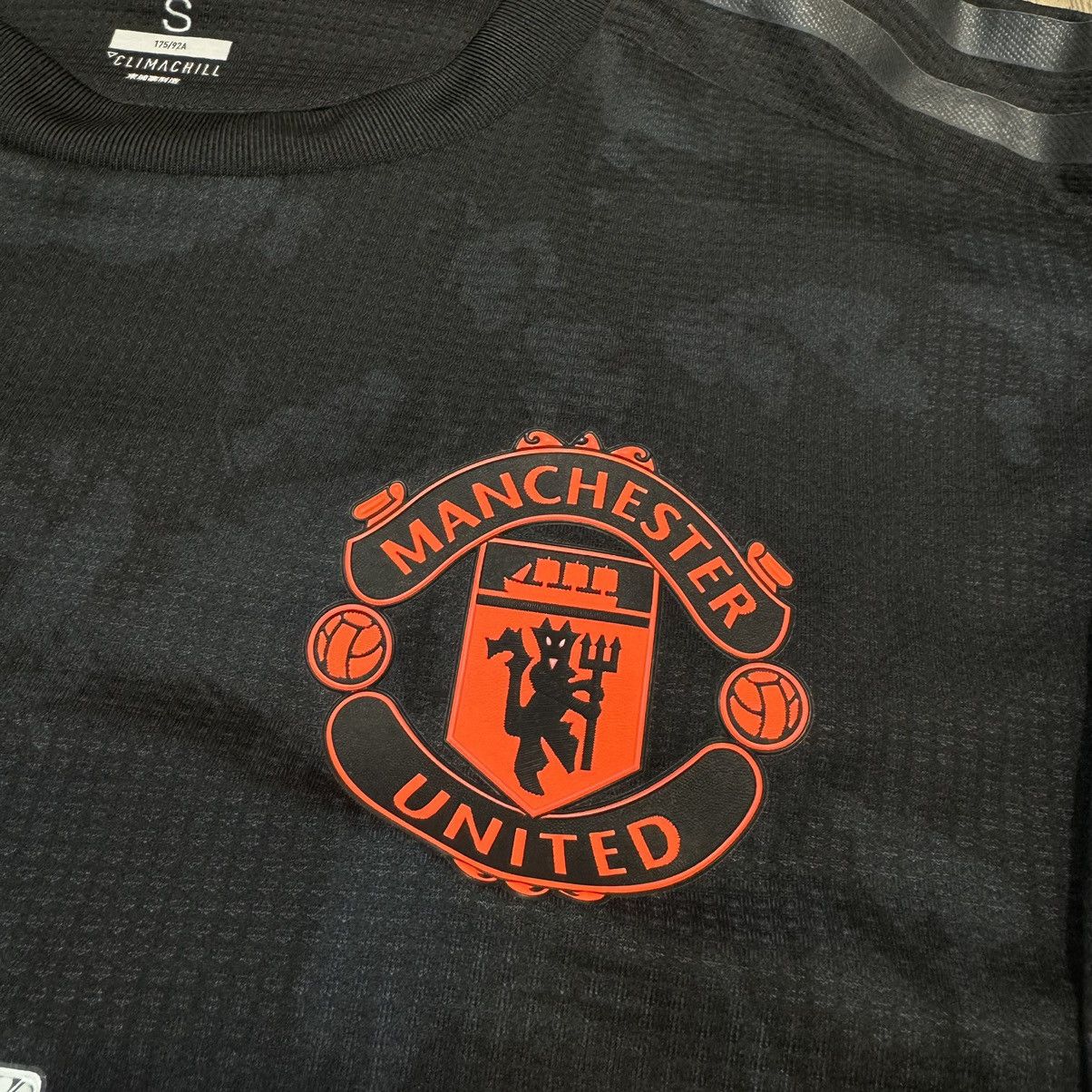 Adidas Manchester United 19/20 player issue shirt #29 Wan-bissaka Size US S / EU 44-46 / 1 - 6 Thumbnail