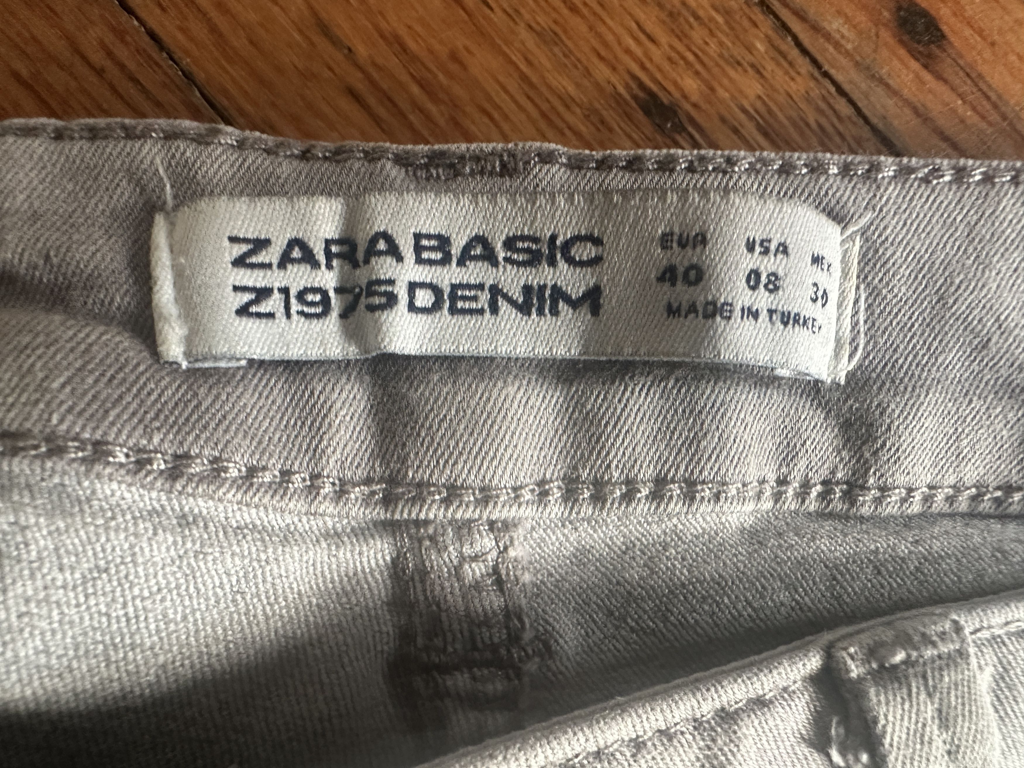 Zara Zara Gray denim skinny jeans w/distressed rigid knee & zips Size 30" / US 8 / IT 44 - 8 Thumbnail