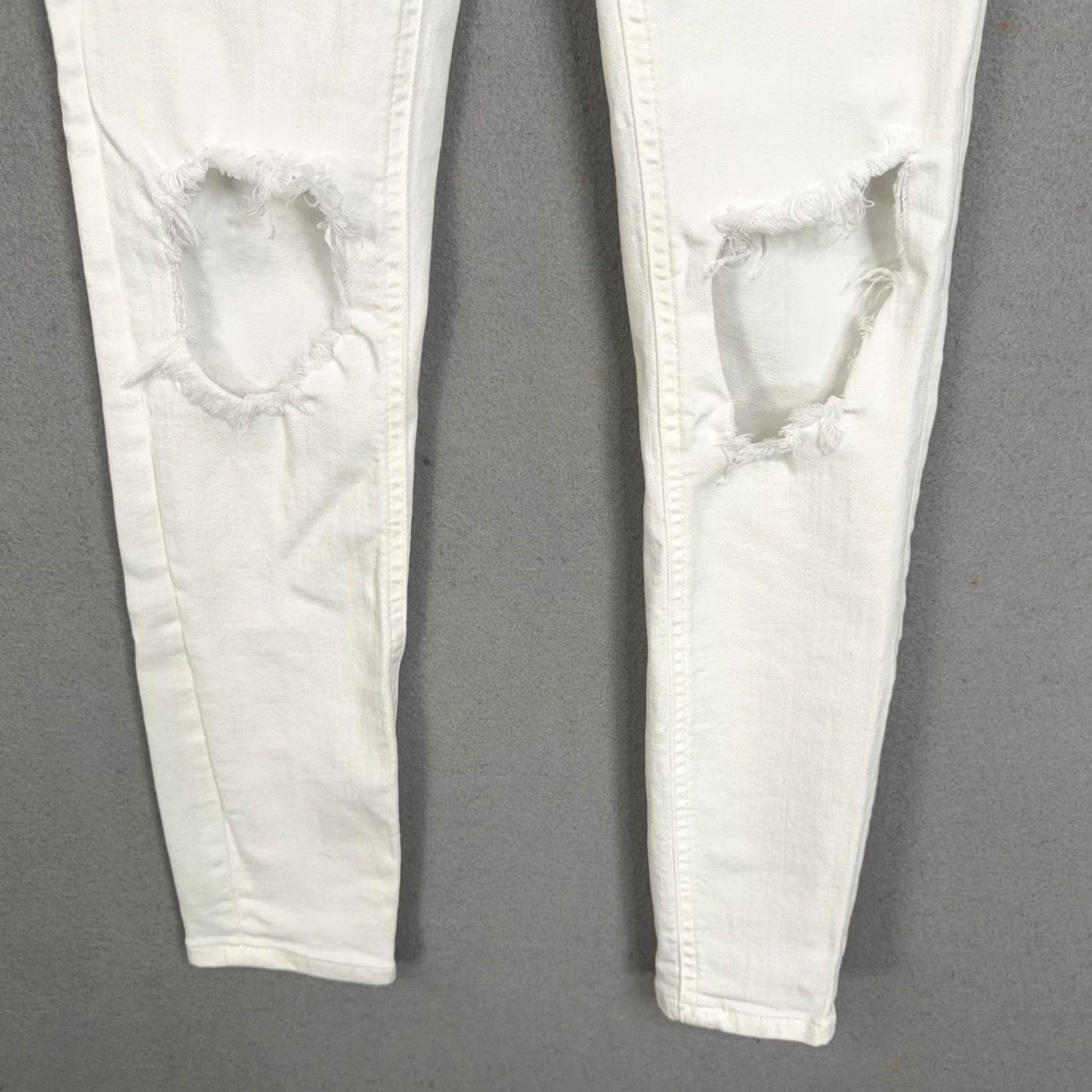 Free People Free People Jeans Womens 25 White Ripped Skinny Stretch Denim Boho Casual Grunge Mid Rise 5-Pocket Womens Boys Girls Size 42" / US 20 - 3 Thumbnail